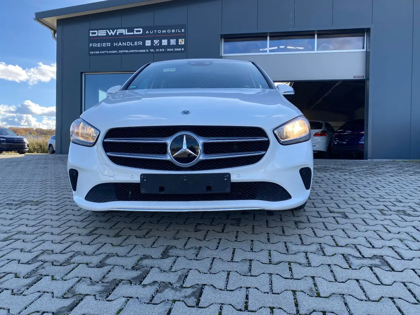Mercedes-Benz B 200 d Style AHK/ST-Heizung/Kamera Weiß - 2
