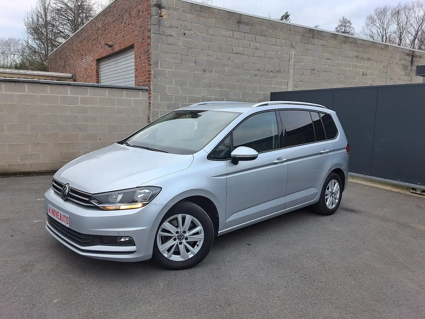 Volkswagen Touran 2.0 TDi SCR Trendline AUTOM 7PL CAM CARPLAY CRUISE Silber - 2