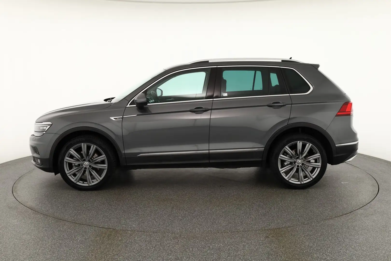 Volkswagen Tiguan 2.0 TDI DSG Highline 4Motion LED Navi ACC Grau - 2