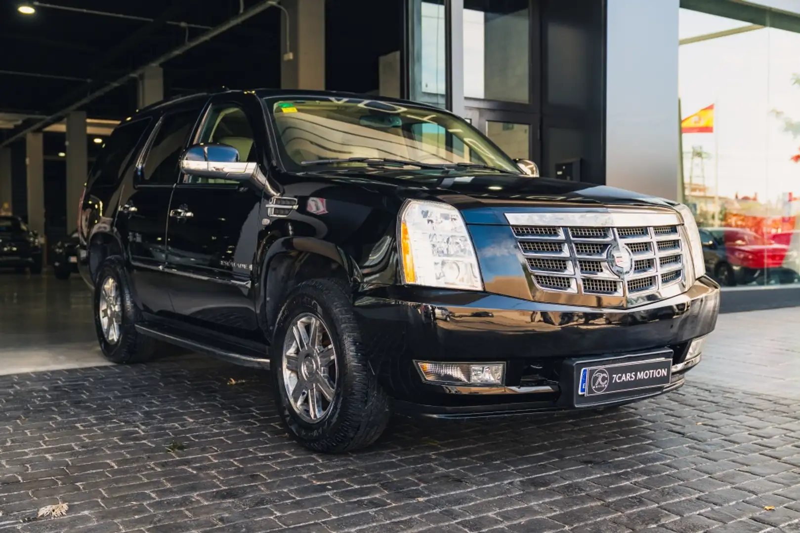 Cadillac Escalade 6.2 V8 Sport Luxury Aut. Schwarz - 1