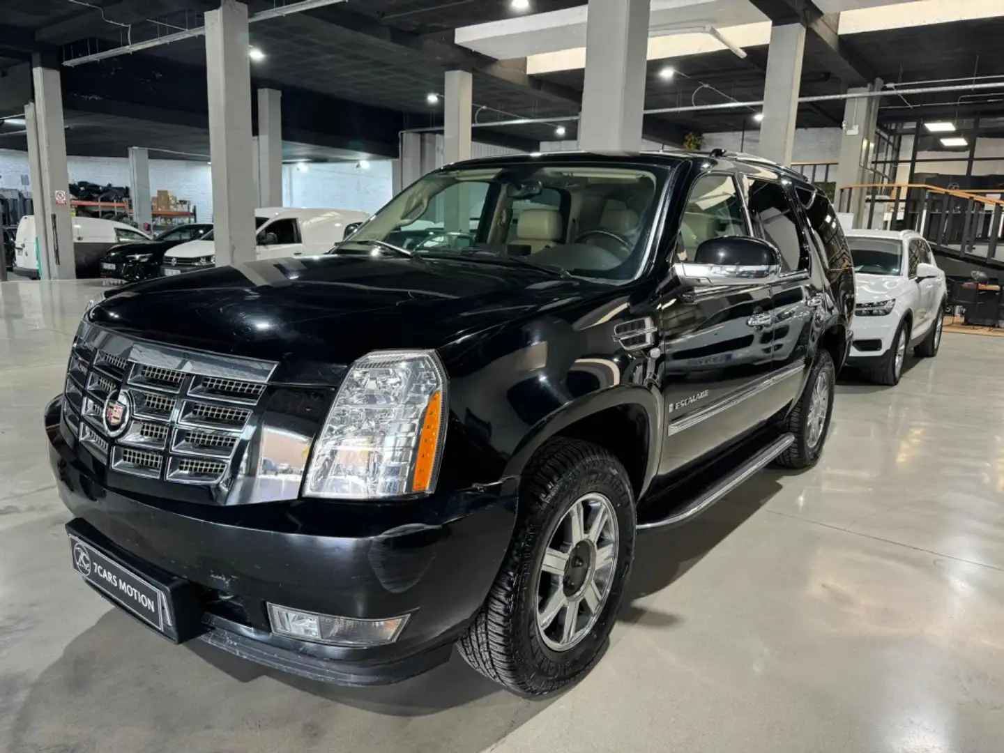 Cadillac Escalade 6.2 V8 Sport Luxury Aut. Zwart - 1