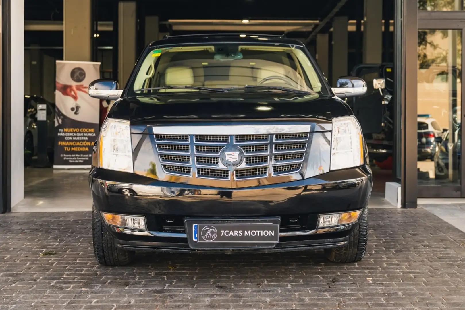 Cadillac Escalade 6.2 V8 Sport Luxury Aut. Schwarz - 2
