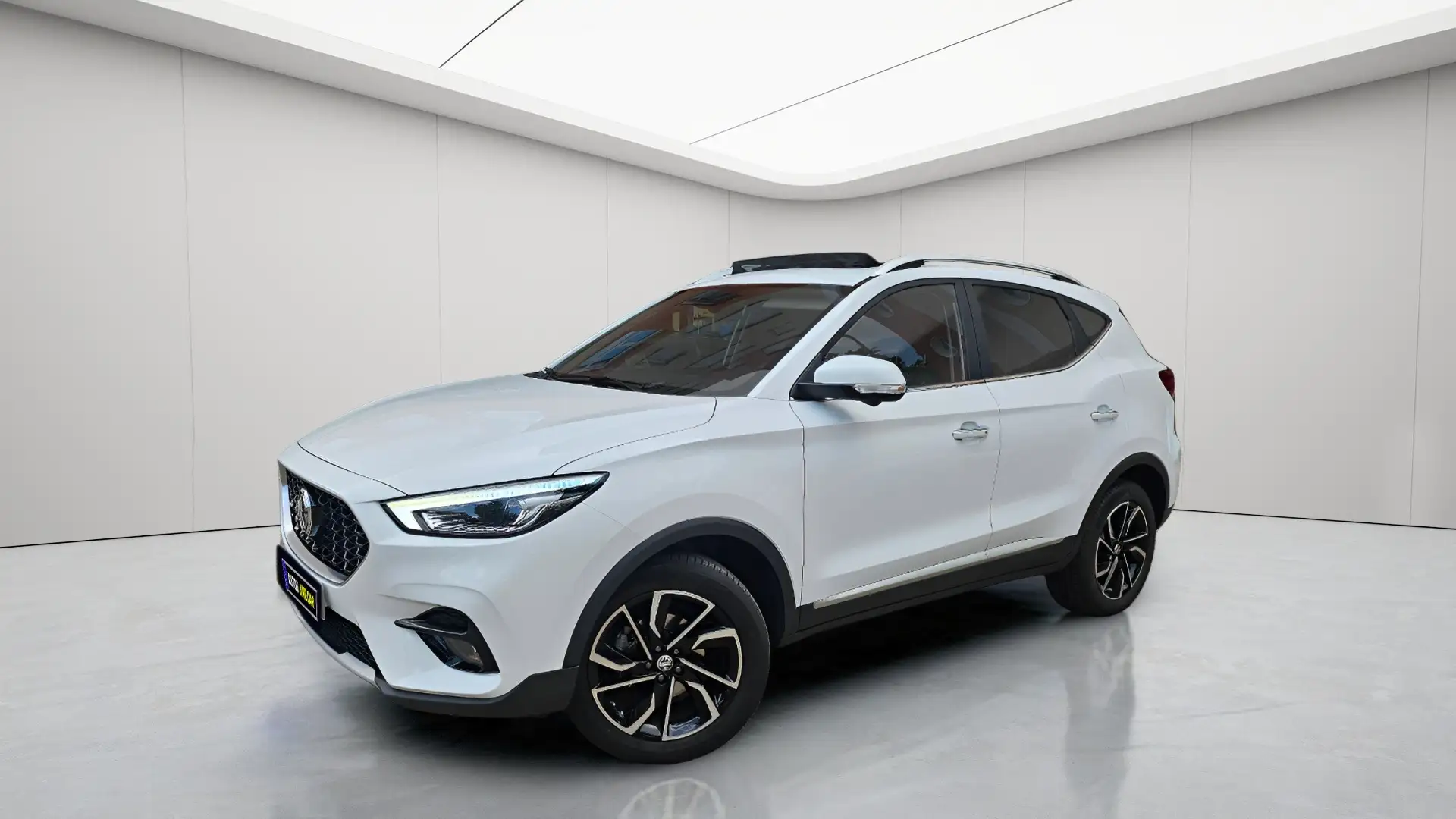 MG ZS 1.0T Luxury Blanco - 1