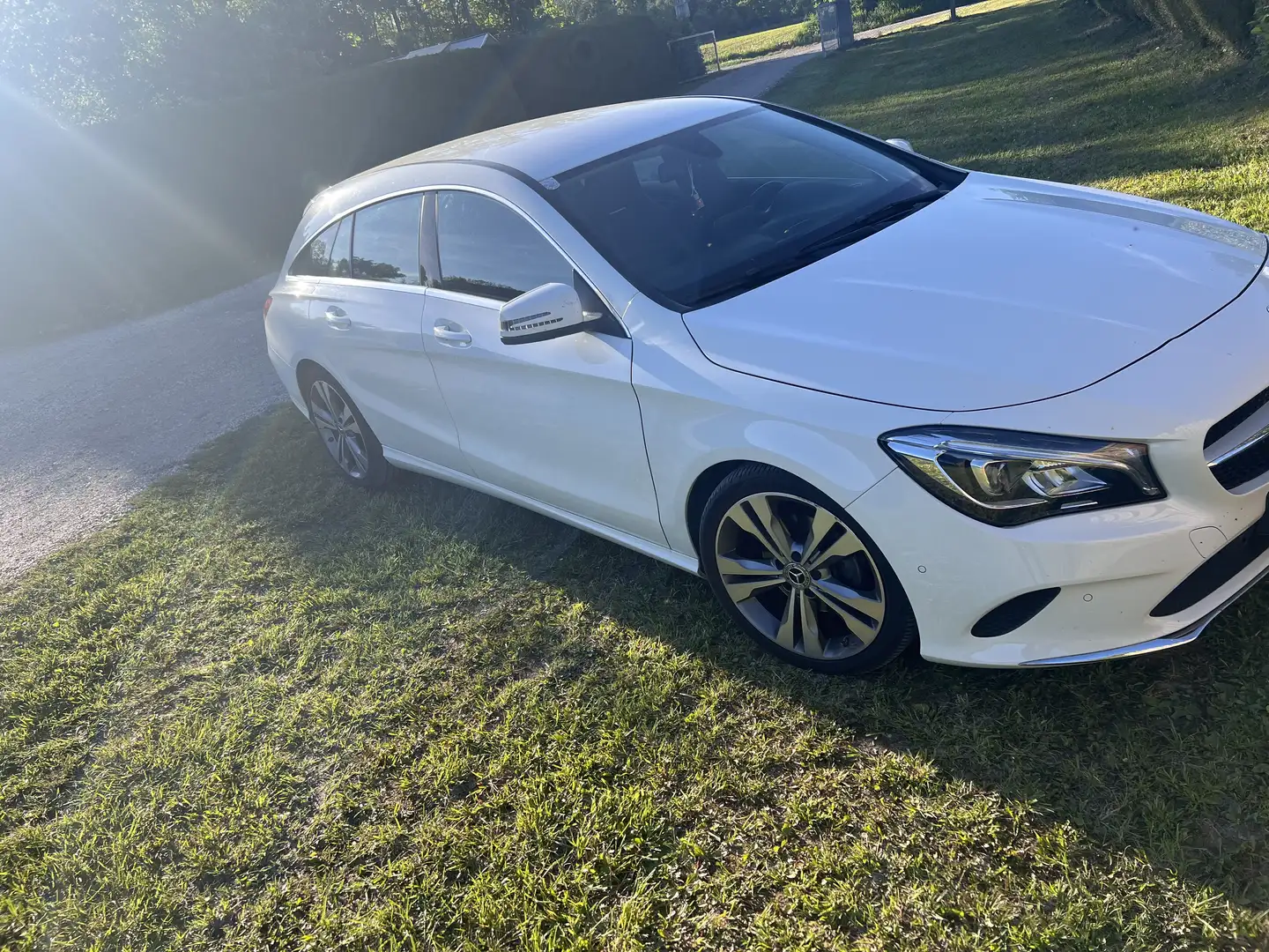 Mercedes-Benz CLA 200 d Shooting Brake OrangeArt Edition Aut. Weiß - 2
