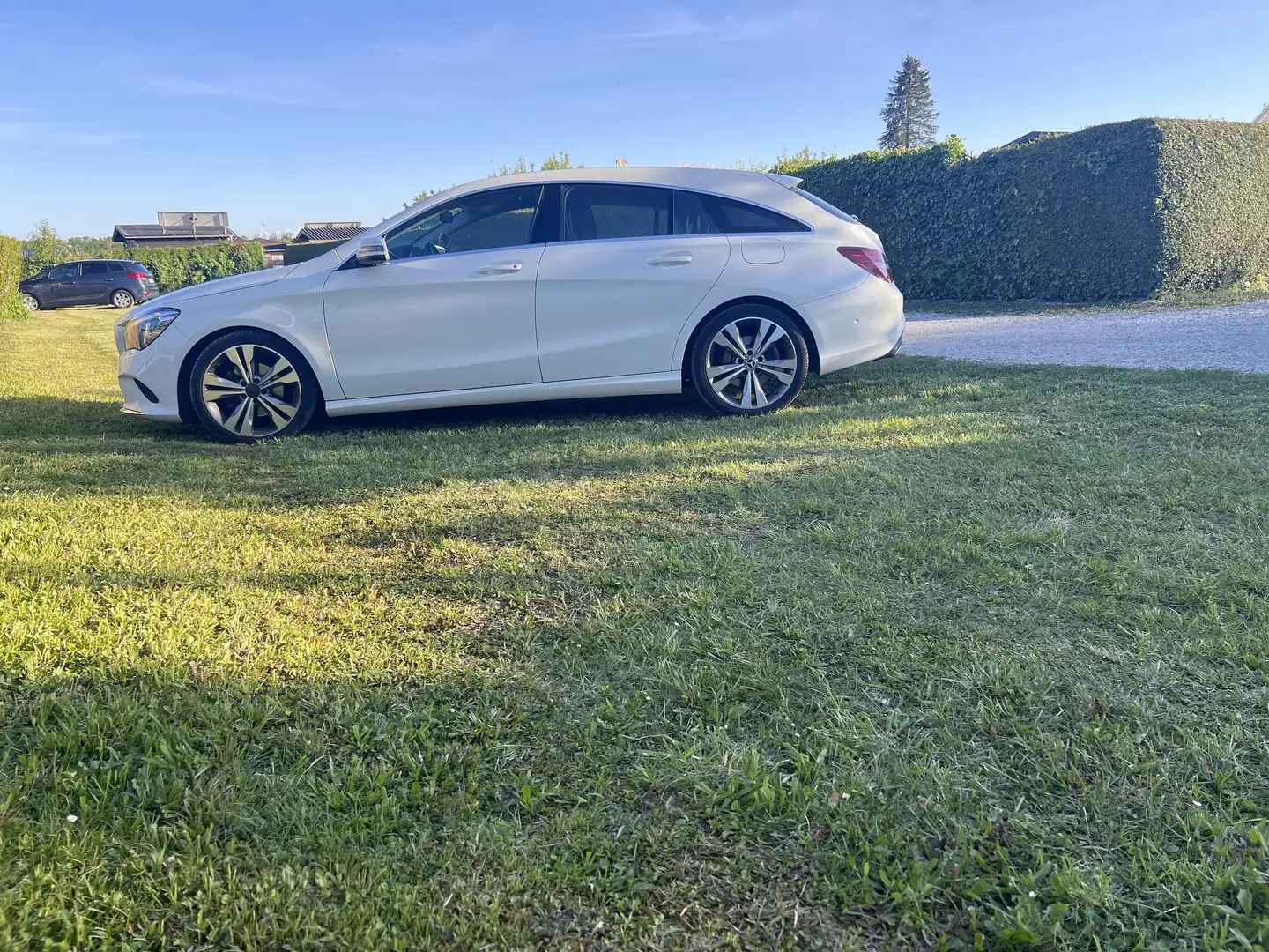 Mercedes-Benz CLA 200 d Shooting Brake OrangeArt Edition Aut. Weiß - 1