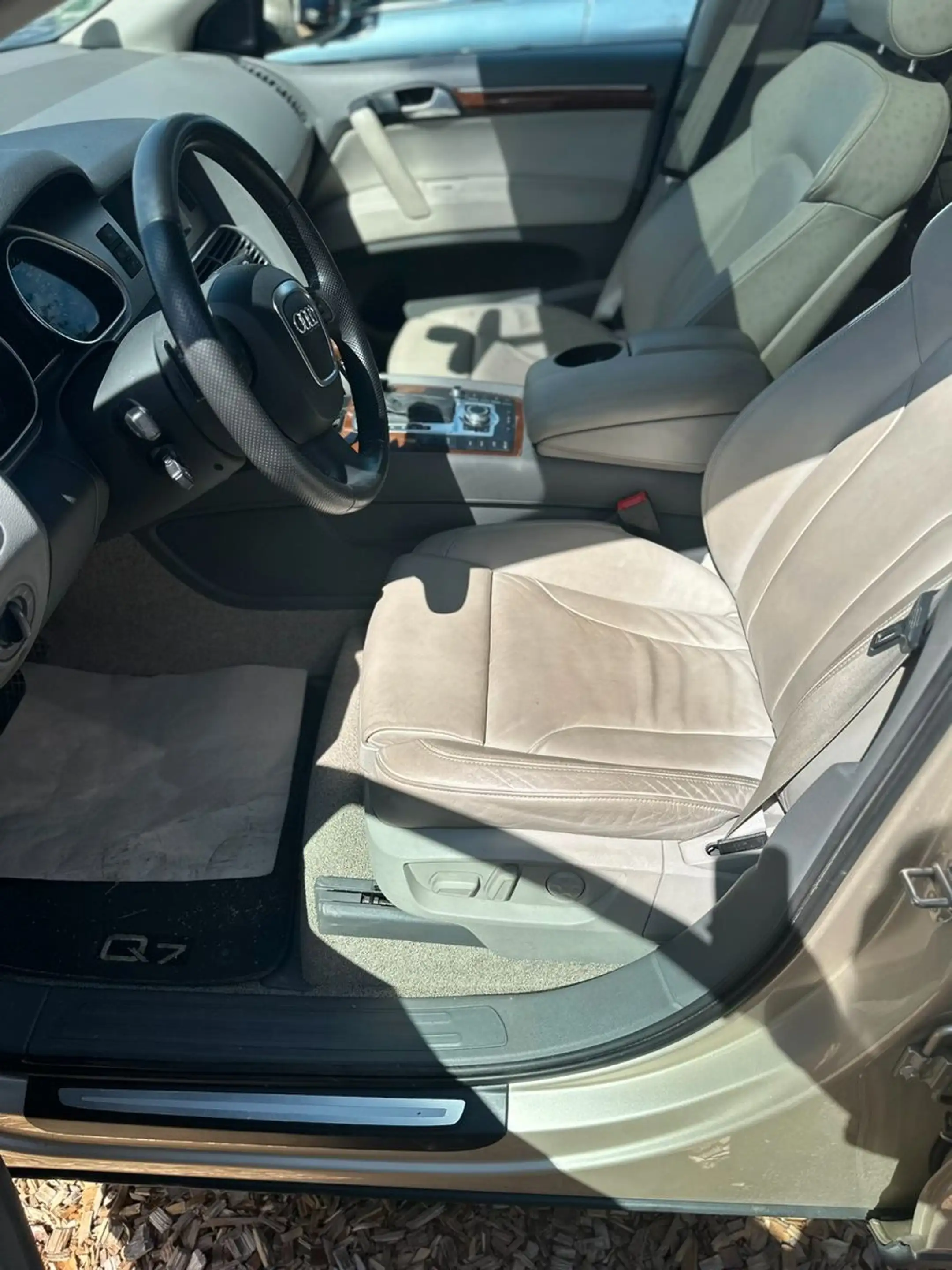 Audi Q7 4.2 FSI quattro / 1+ Hand / Leder / Pano — photo 10