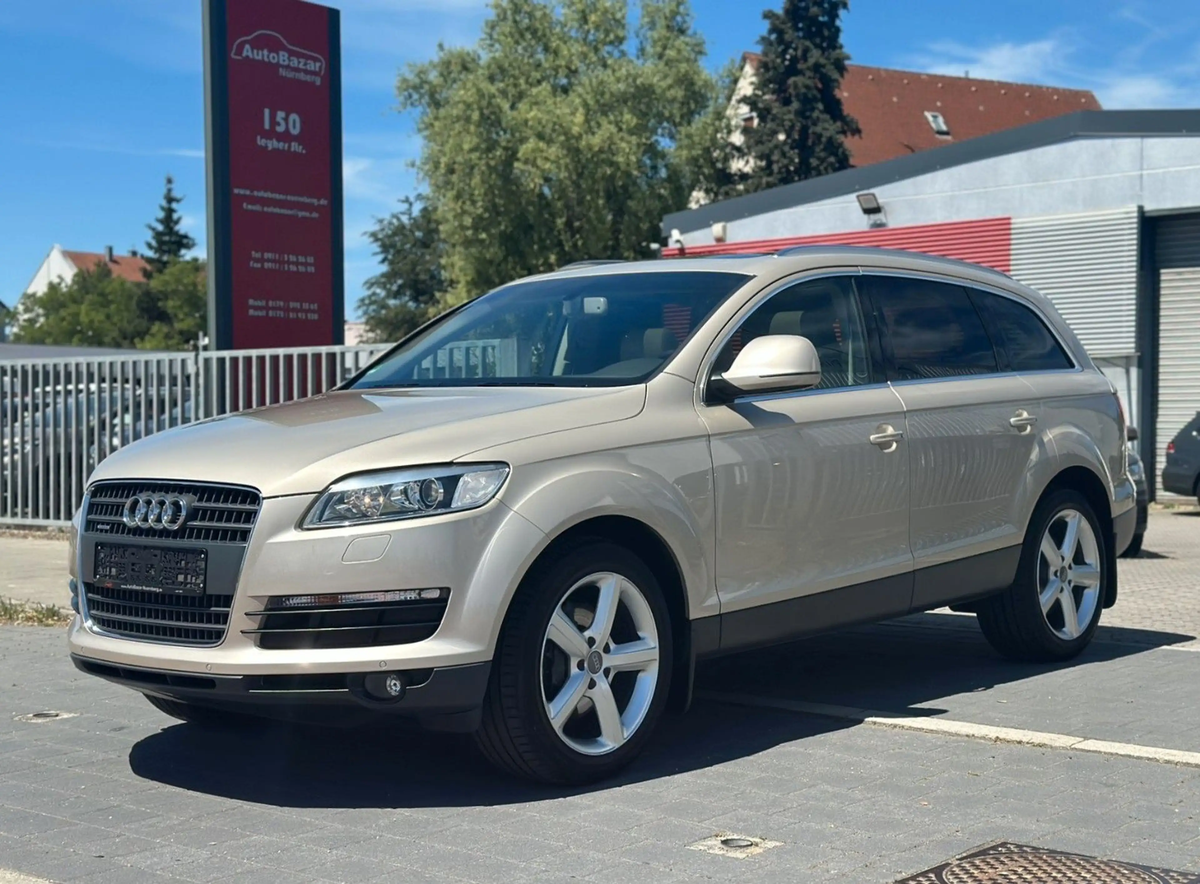 Audi Q7 4.2 FSI quattro / 1+ Hand / Leder / Pano