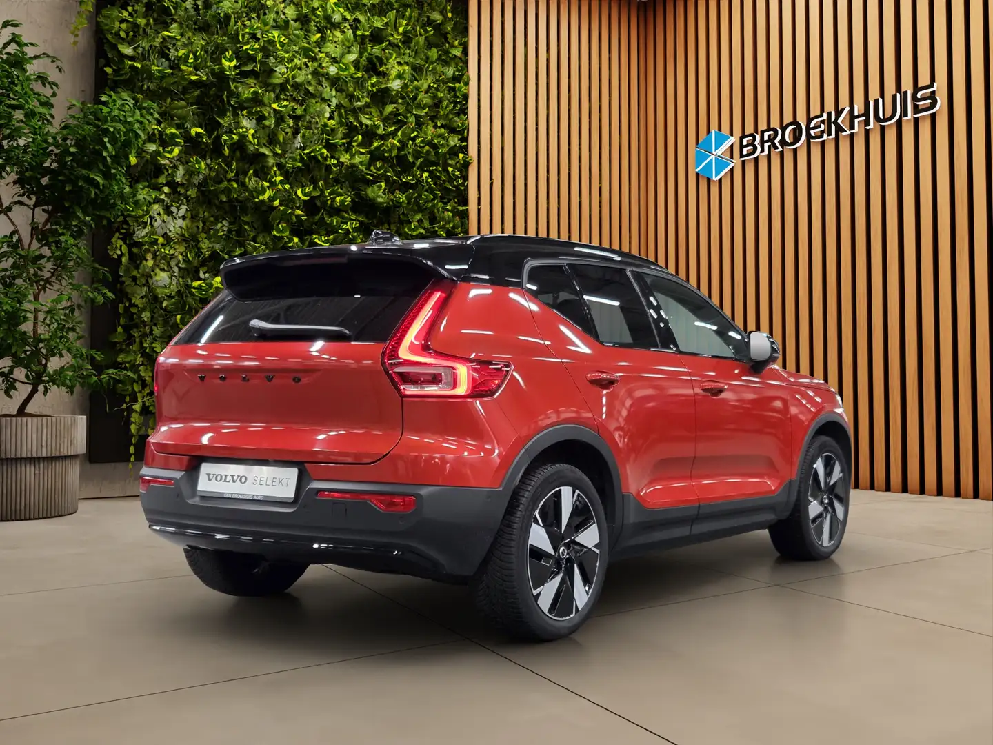 Volvo EX40 Single Motor Extended Range Ultra 82 kWh | Trekhaa Grijs - 2