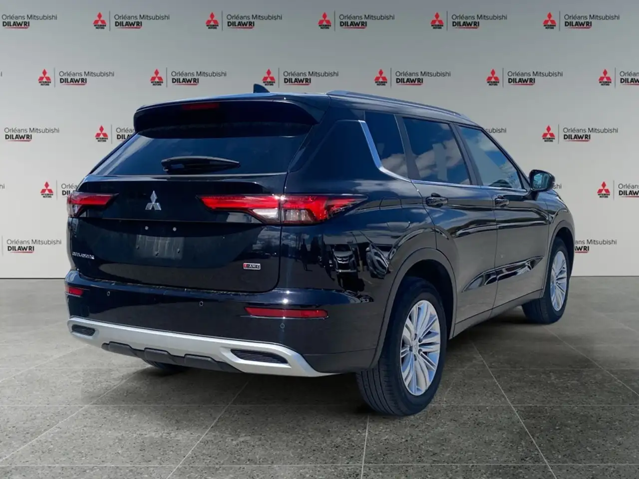 Mitsubishi Outlander снимка Mitsubishi Outlander