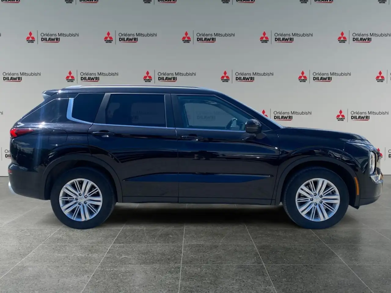 Mitsubishi Outlander снимка Mitsubishi Outlander