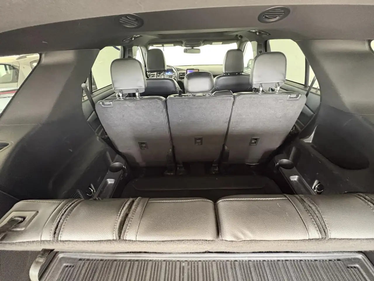 Ford Explorer photo Ford Explorer