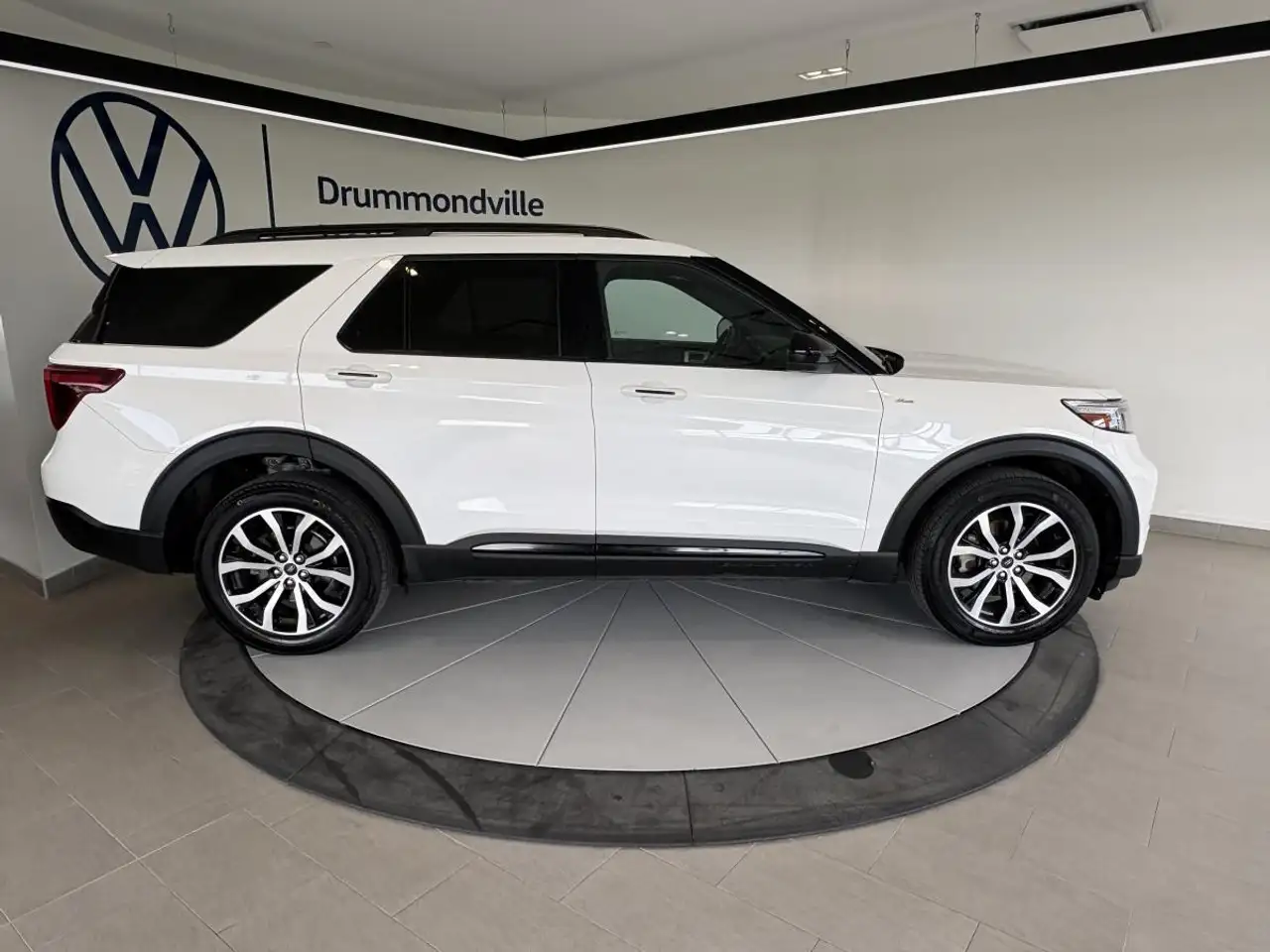 Ford Explorer photo Ford Explorer