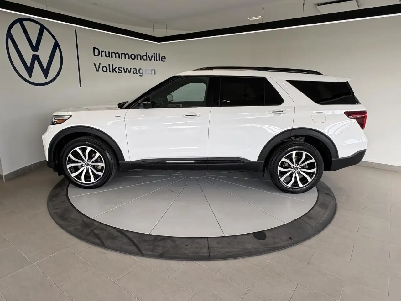 Ford Explorer photo Ford Explorer