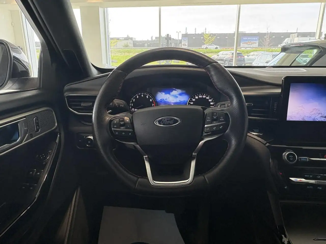 Ford Explorer photo Ford Explorer