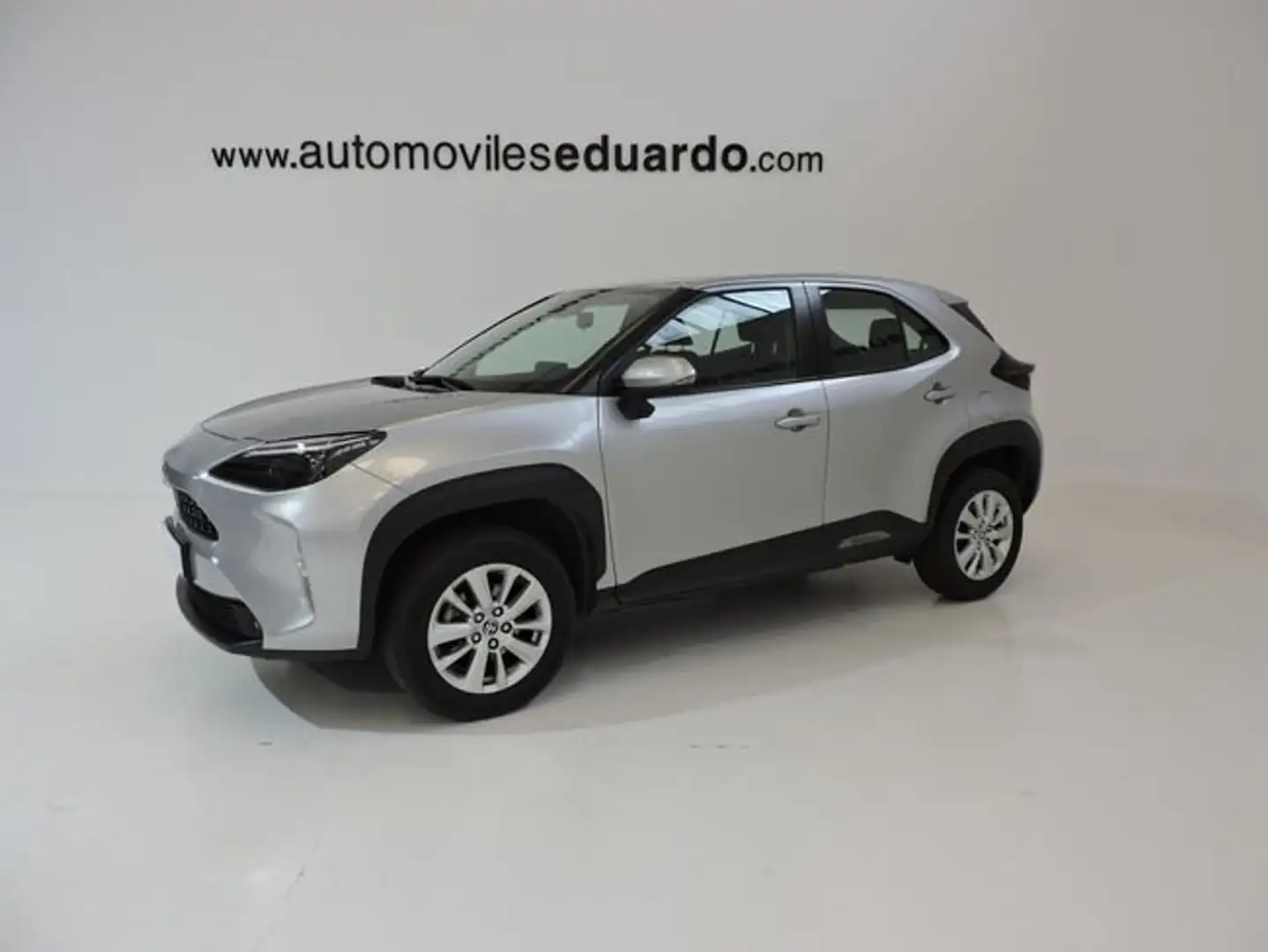 Toyota Yaris Cross Hybrid 120H Business Plus Plateado - 1