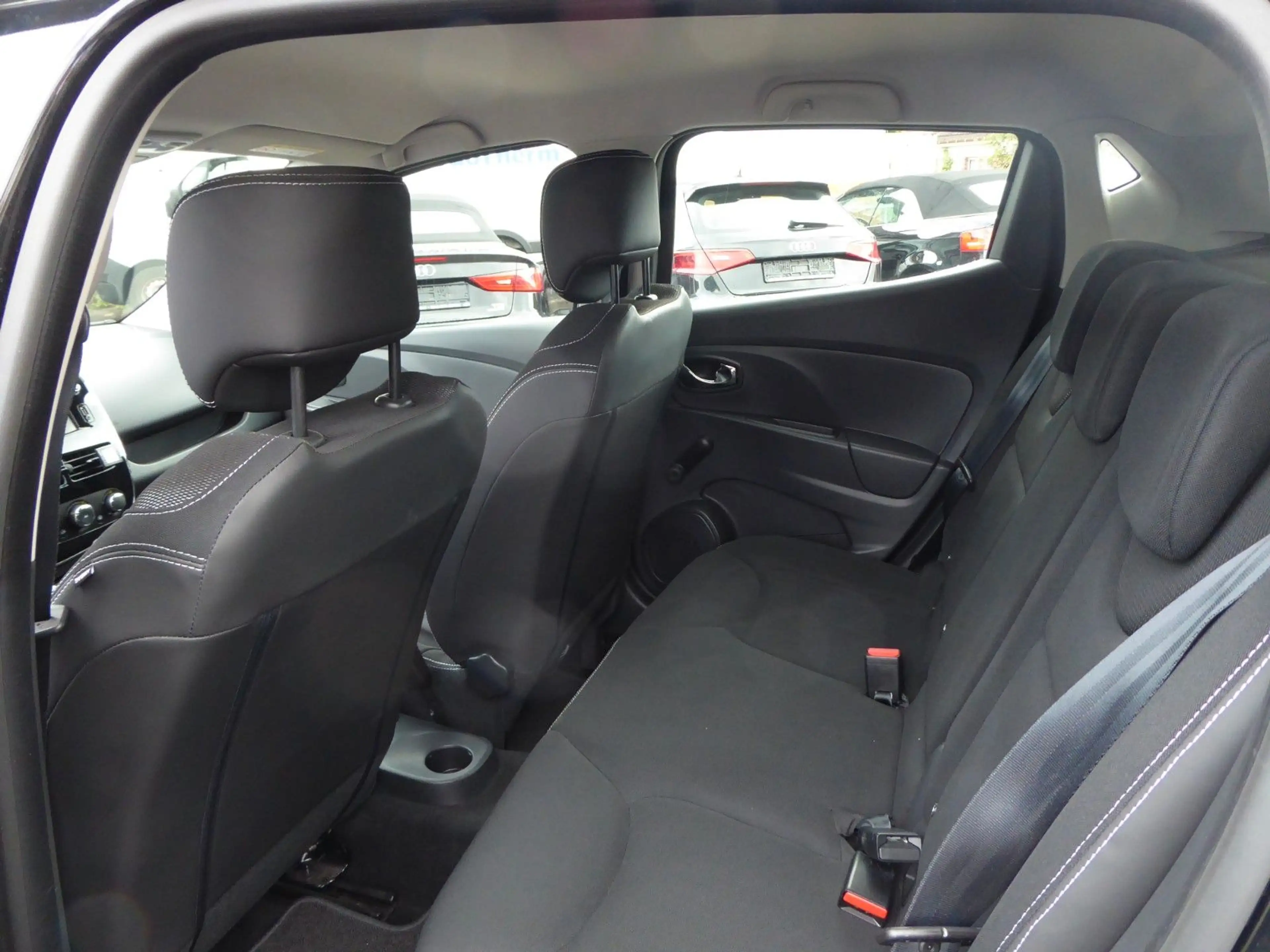 Renault Clio IV Dynamique — photo 11