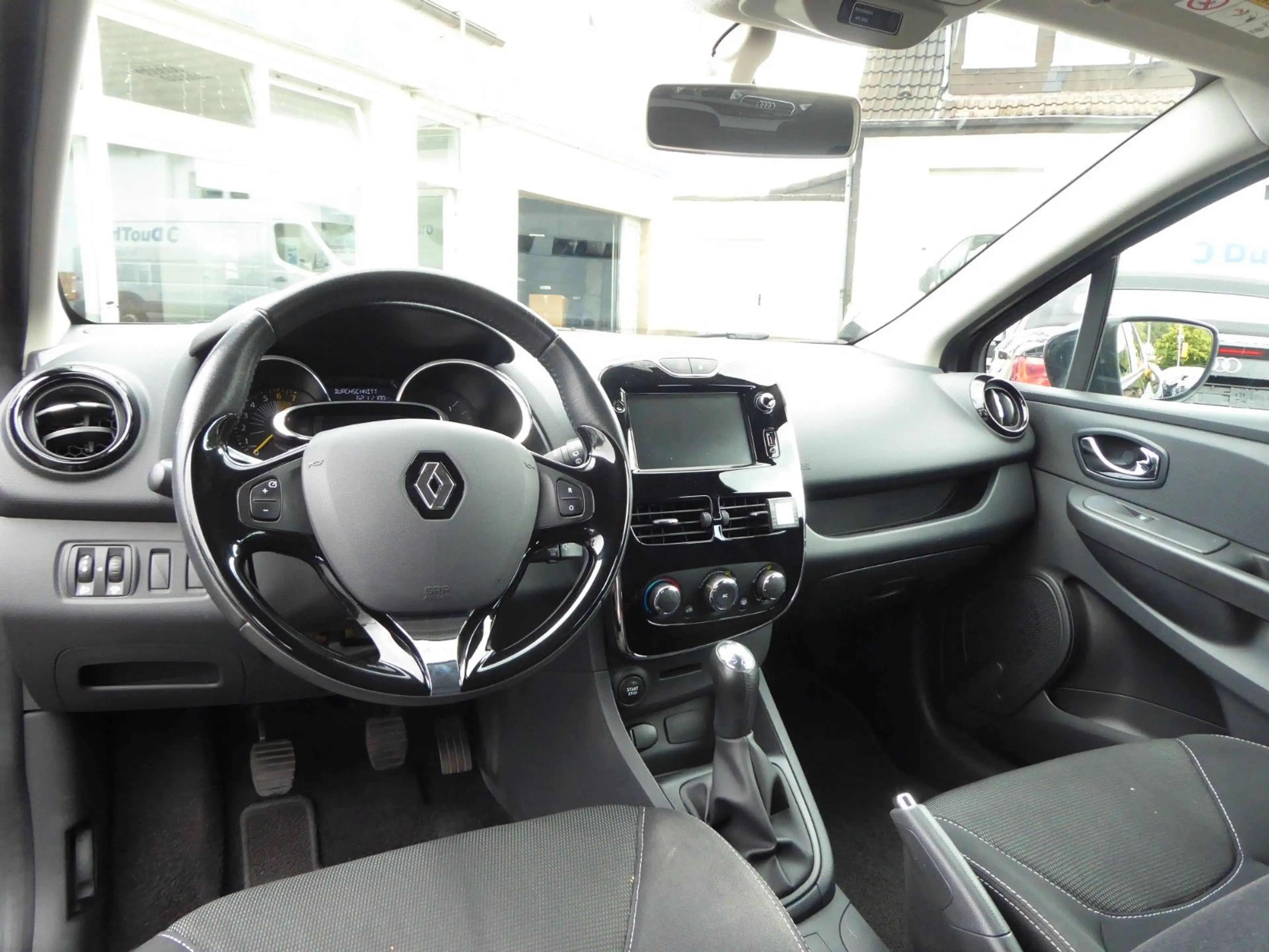 Renault Clio IV Dynamique — photo 12