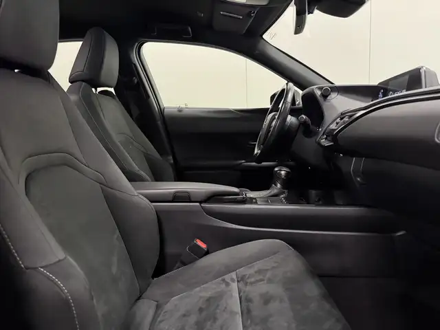 Lexus UX view 2