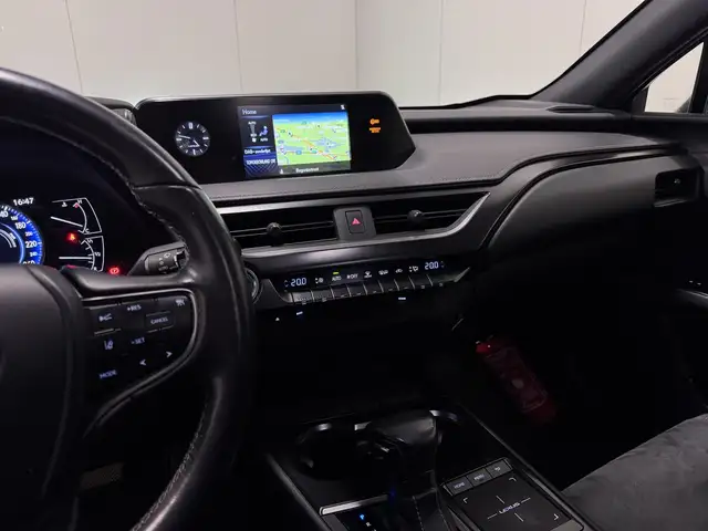 Lexus UX view 11