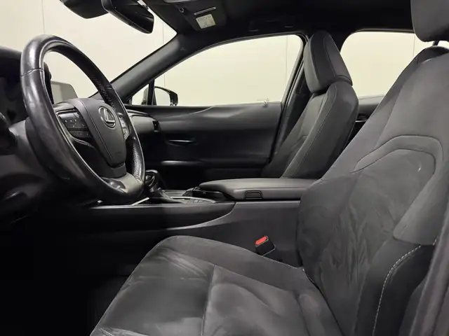 Lexus UX view 8