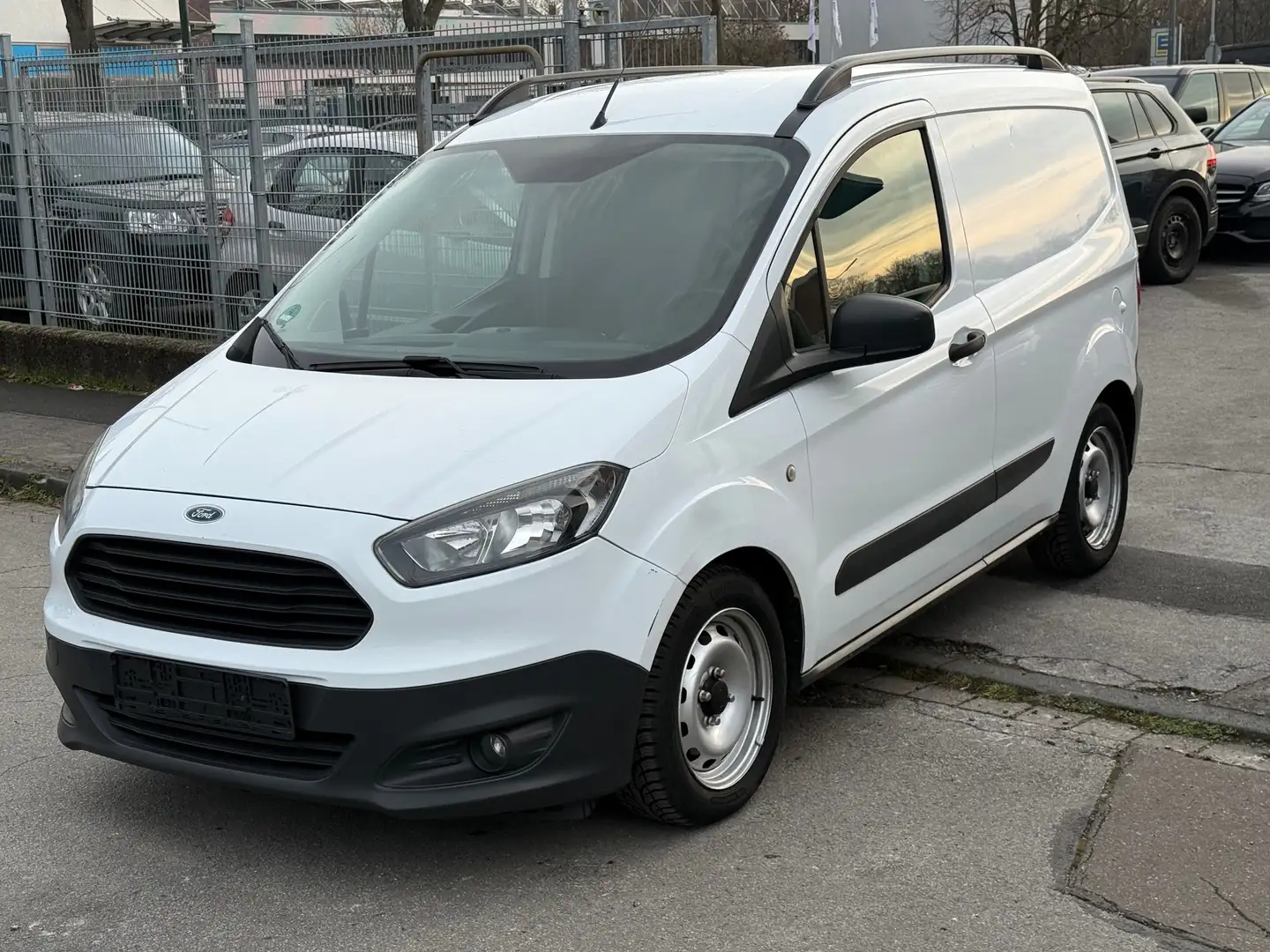 Ford Transit Courier Weiß - 1