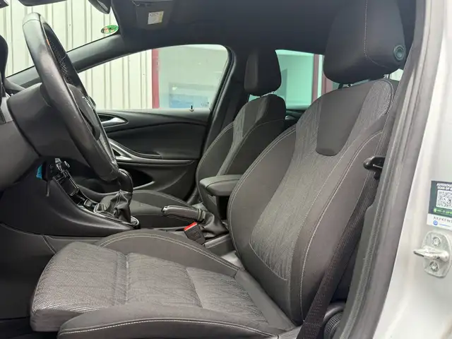 Opel Astra view 15