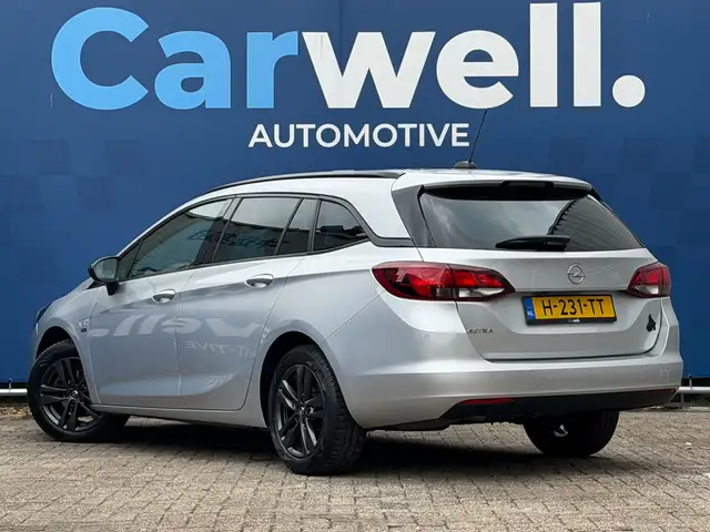 Opel Astra view 5