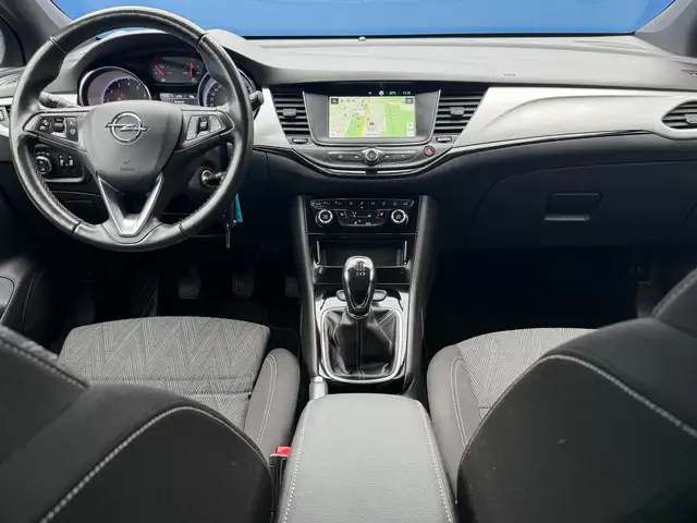 Opel Astra view 2