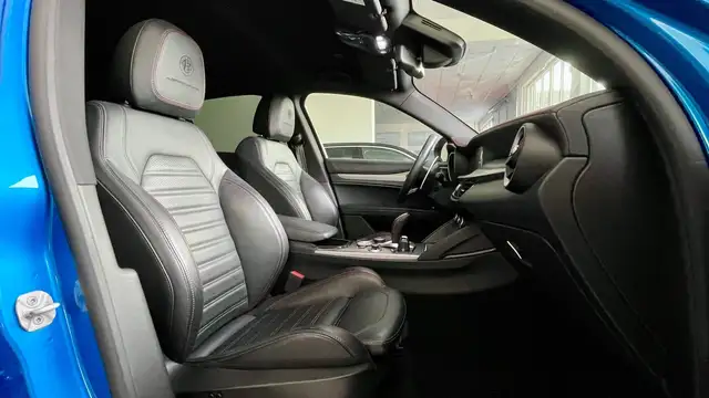 Alfa Romeo Stelvio view 14