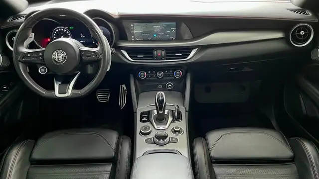 Alfa Romeo Stelvio view 10