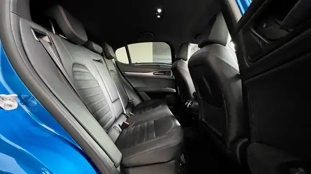 Alfa Romeo Stelvio view 13