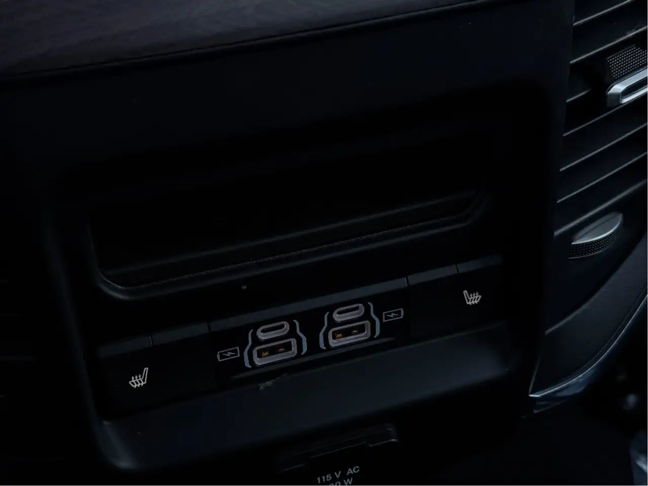 RAM 3500 снимка RAM 3500