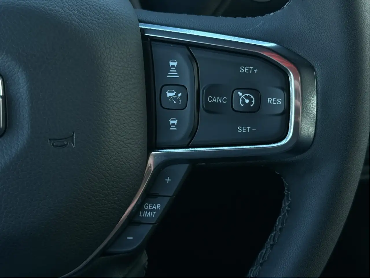 RAM 3500 снимка RAM 3500