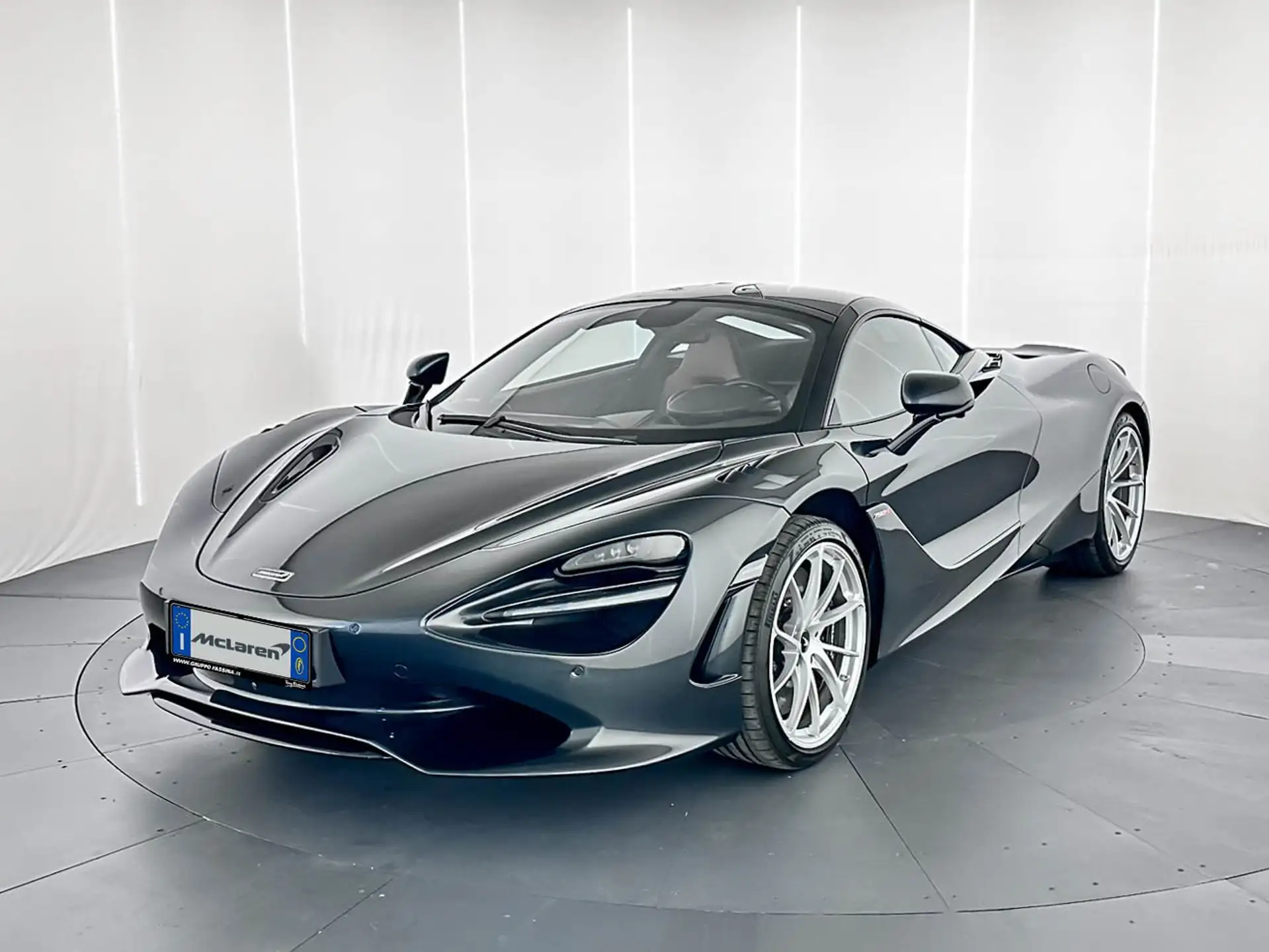 맥라렌 750S 750 2025 회색 사진 3