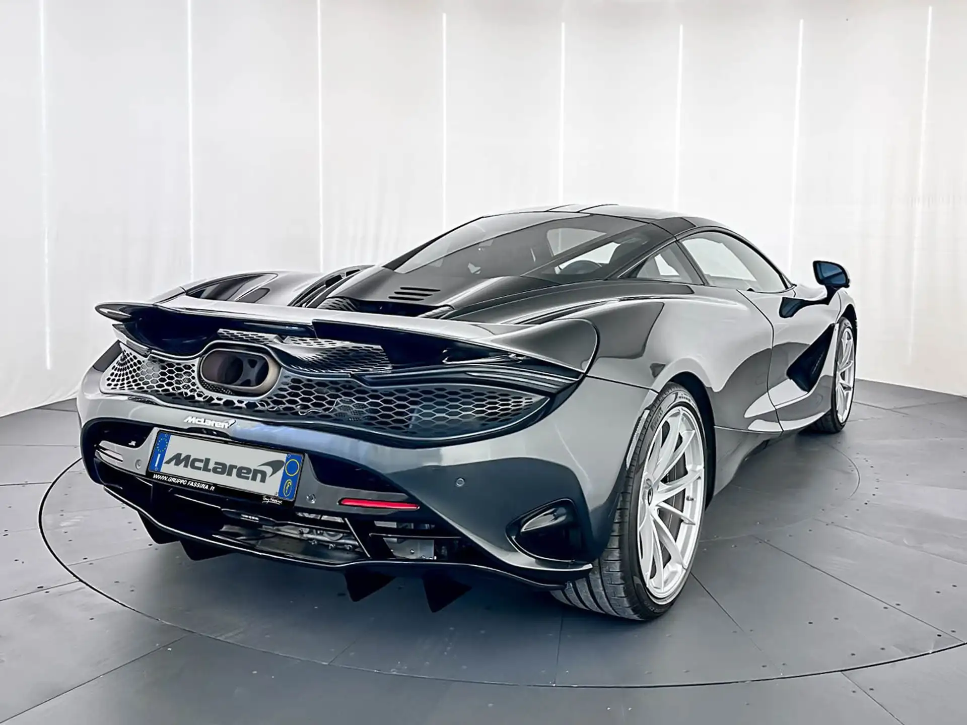 맥라렌 750S 750 2025 회색 사진 6