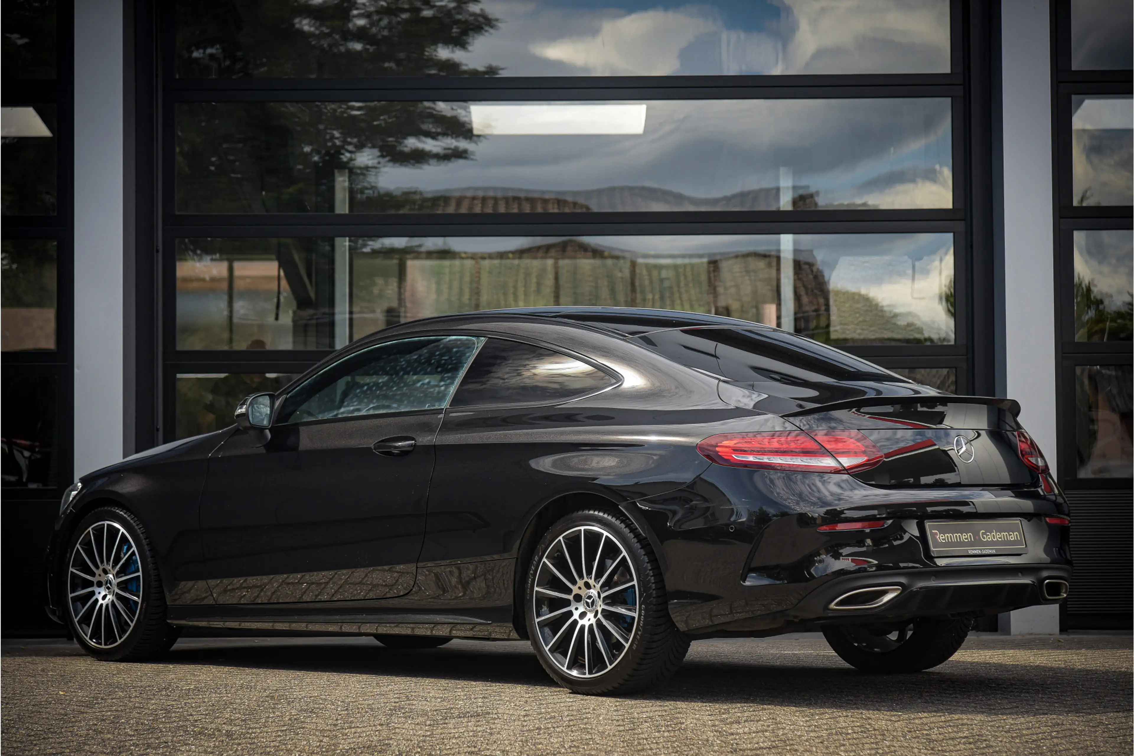 Mercedes-Benz C 300 Coupé AMG Line * Premium Plus Pack — photo 3