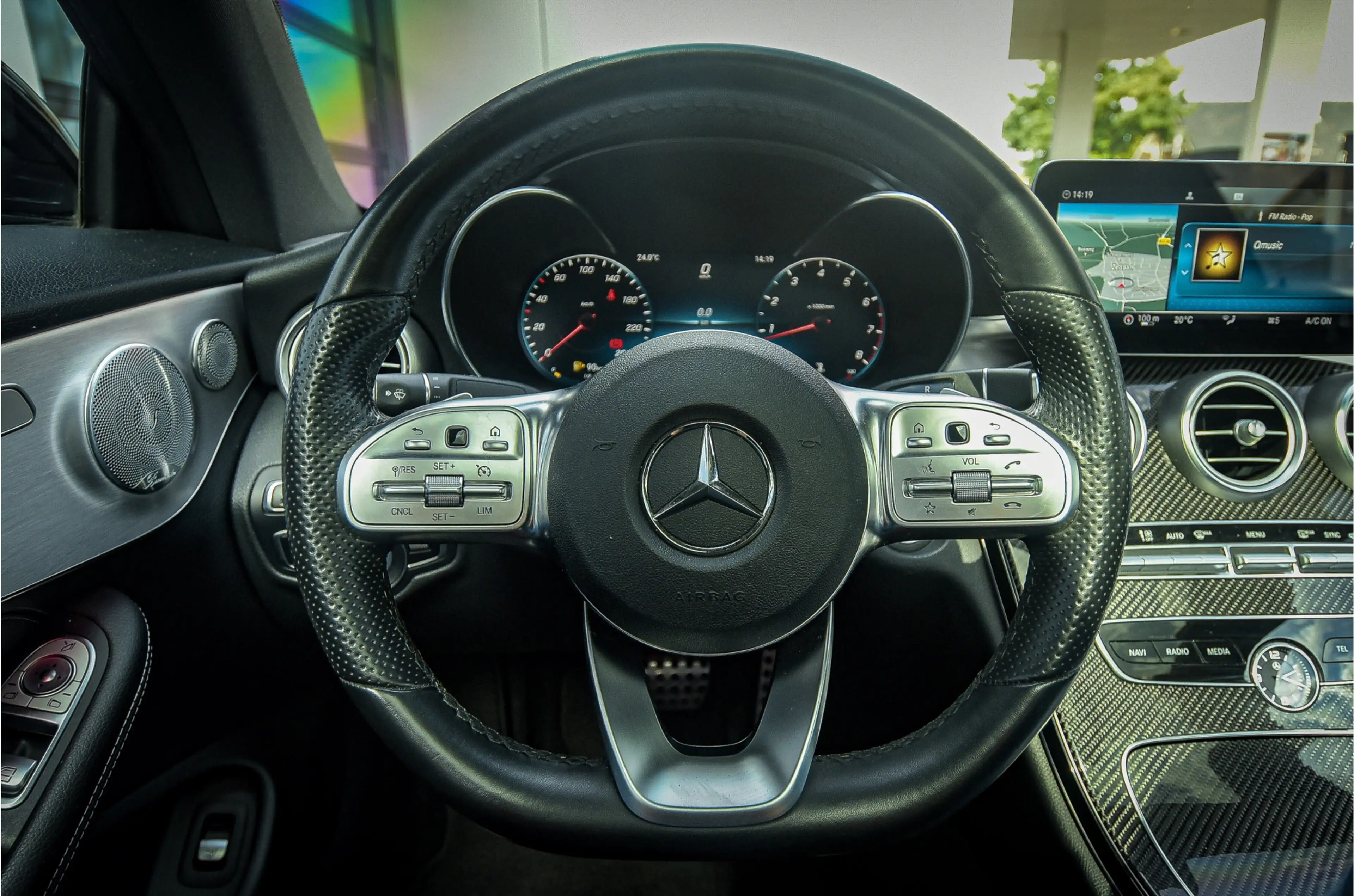 Mercedes-Benz C 300 Coupé AMG Line * Premium Plus Pack — photo 11