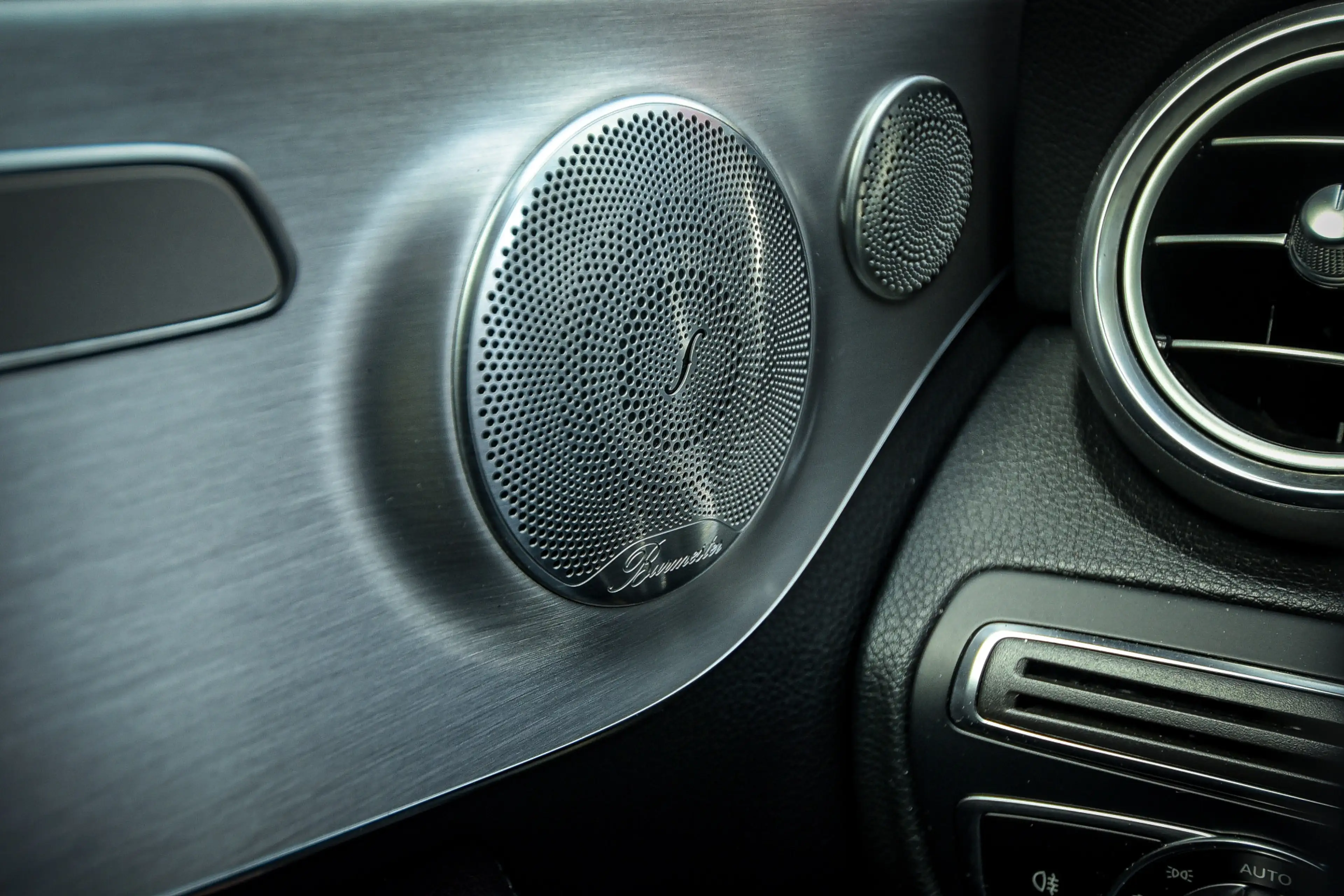 Mercedes-Benz C 300 Coupé AMG Line * Premium Plus Pack — photo 10