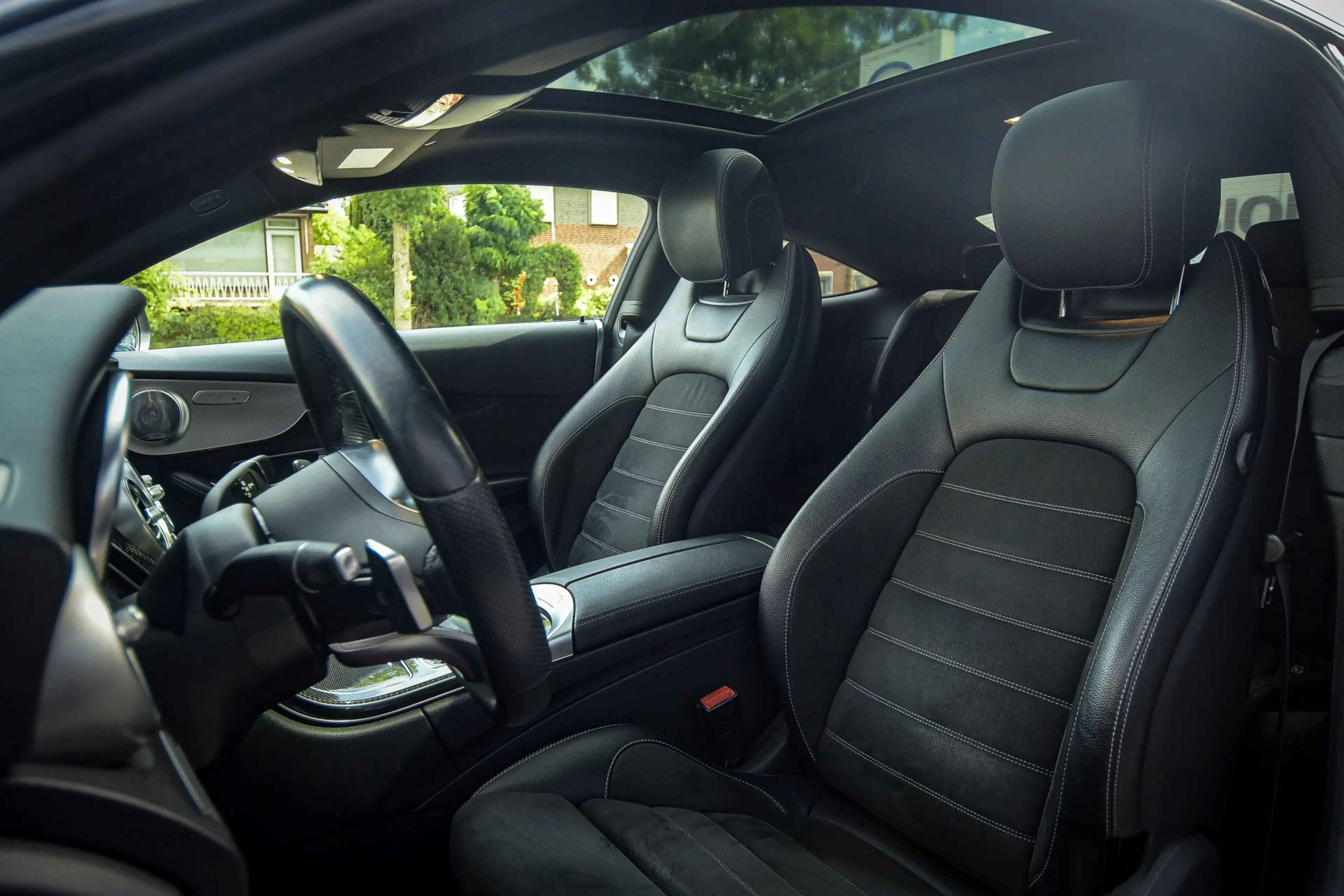 Mercedes-Benz C 300 Coupé AMG Line * Premium Plus Pack — photo 6