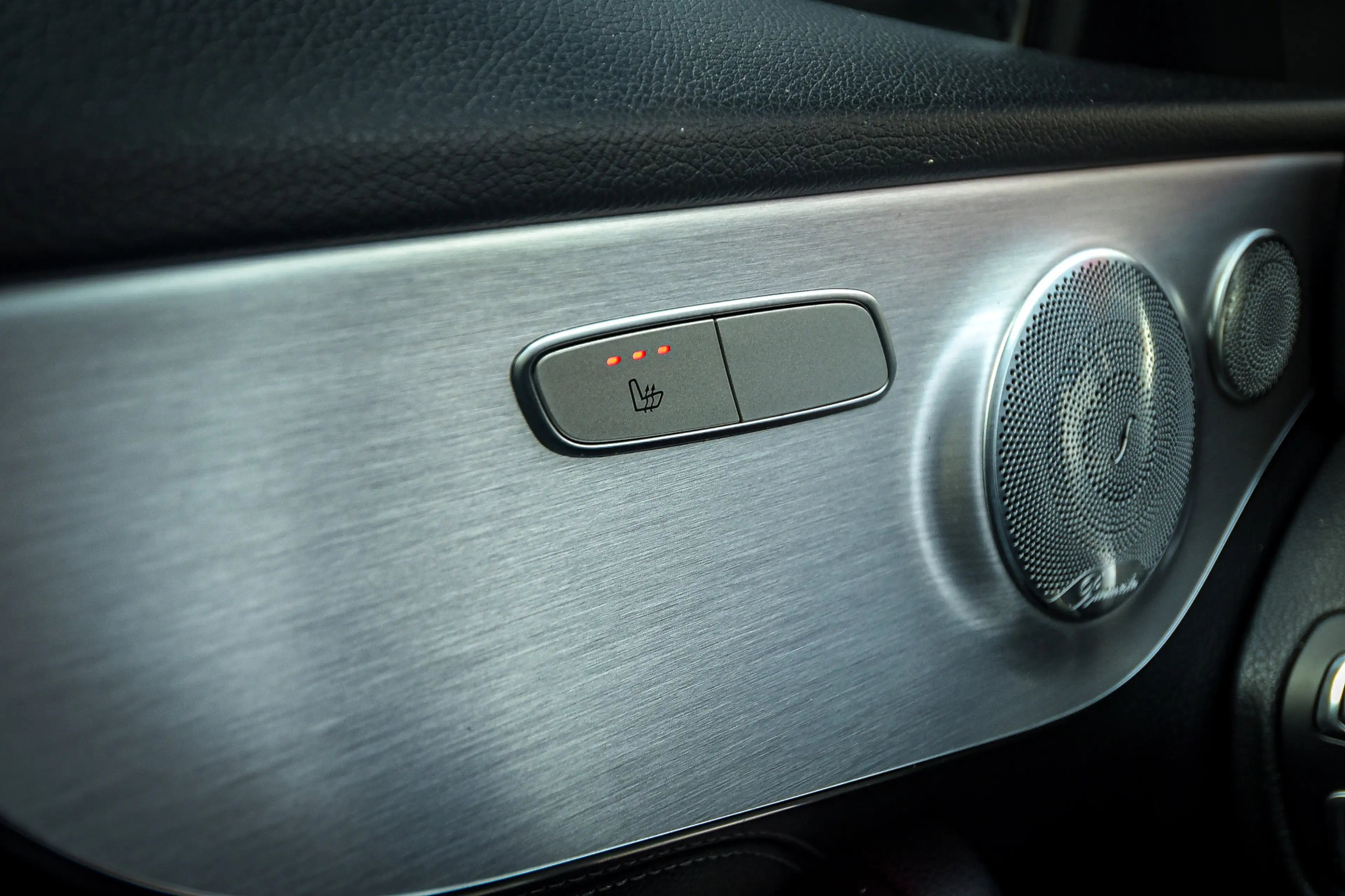 Mercedes-Benz C 300 Coupé AMG Line * Premium Plus Pack — photo 9