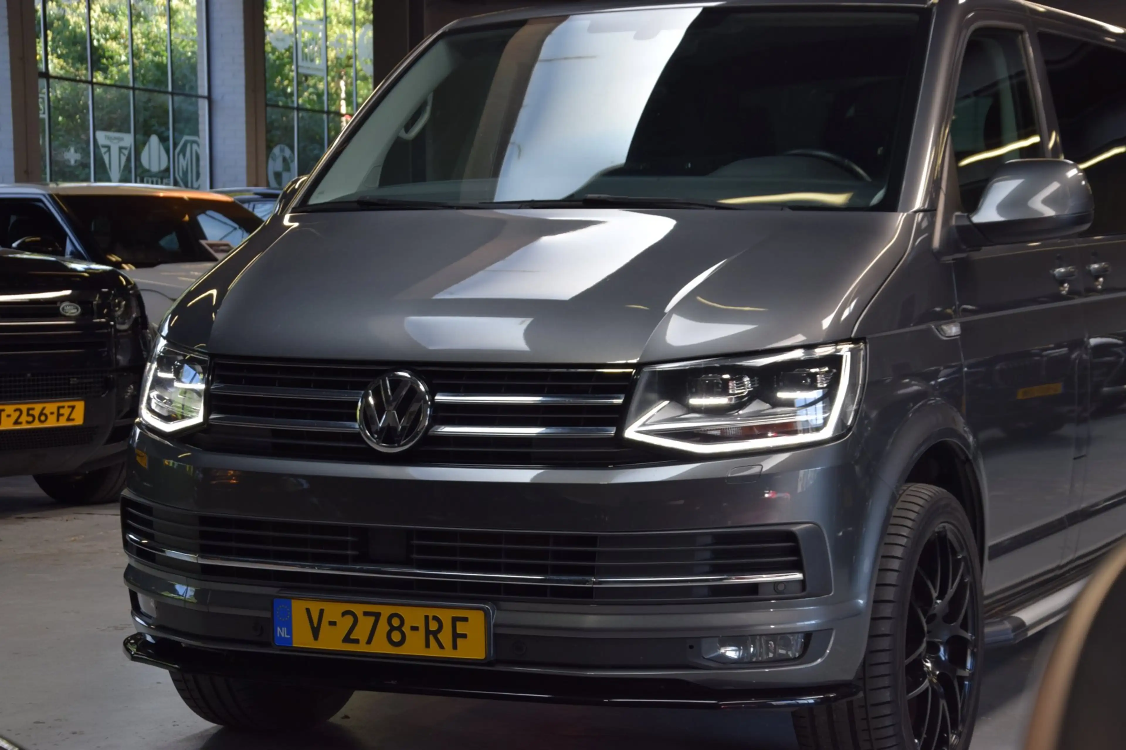 Volkswagen Transporter 2.0 TDI L2H1 DC Highline Navi|Leder|ACC|1e Eig|2x — photo 13