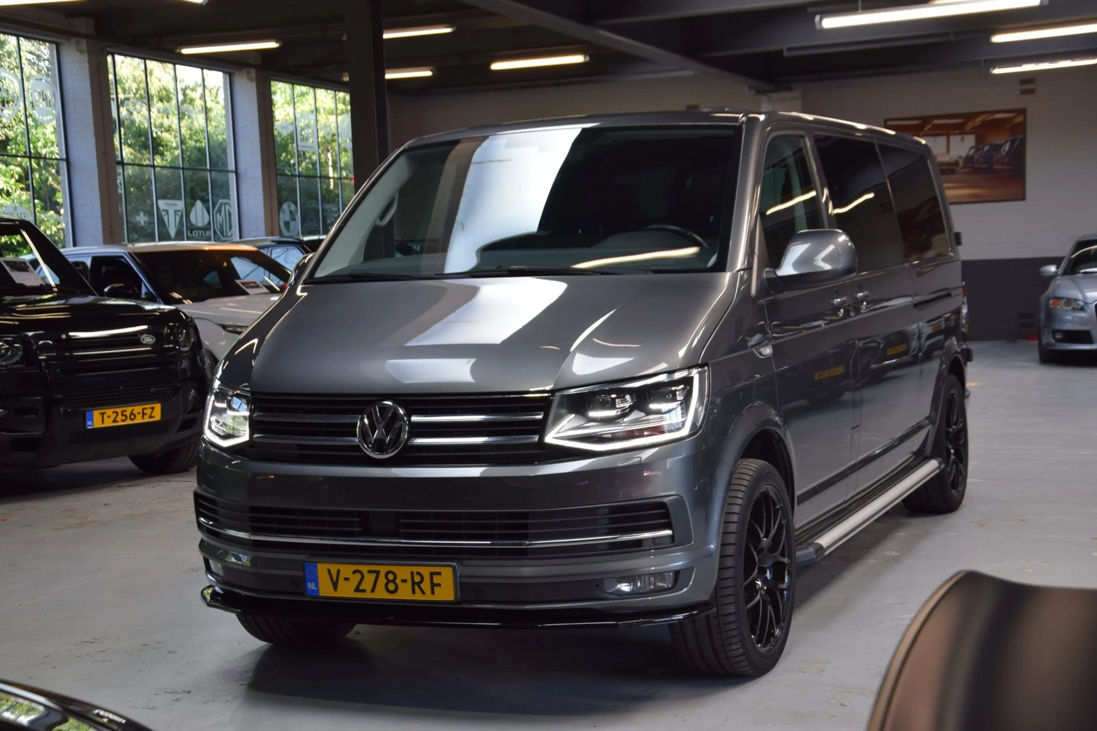 Volkswagen Transporter 2.0 TDI L2H1 DC Highline Navi|Leder|ACC|1e Eig|2x — photo 10