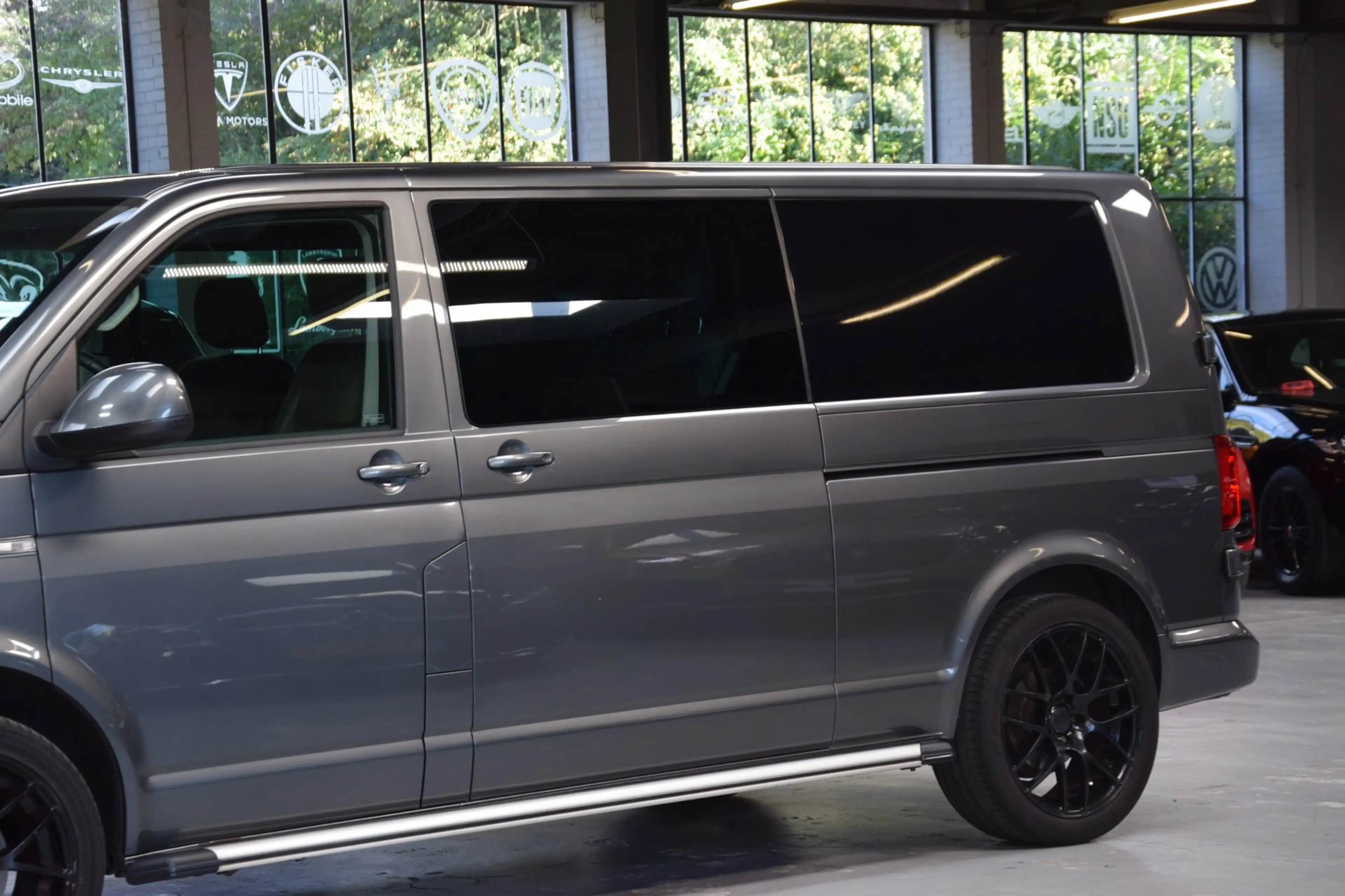 Volkswagen Transporter 2.0 TDI L2H1 DC Highline Navi|Leder|ACC|1e Eig|2x — photo 6