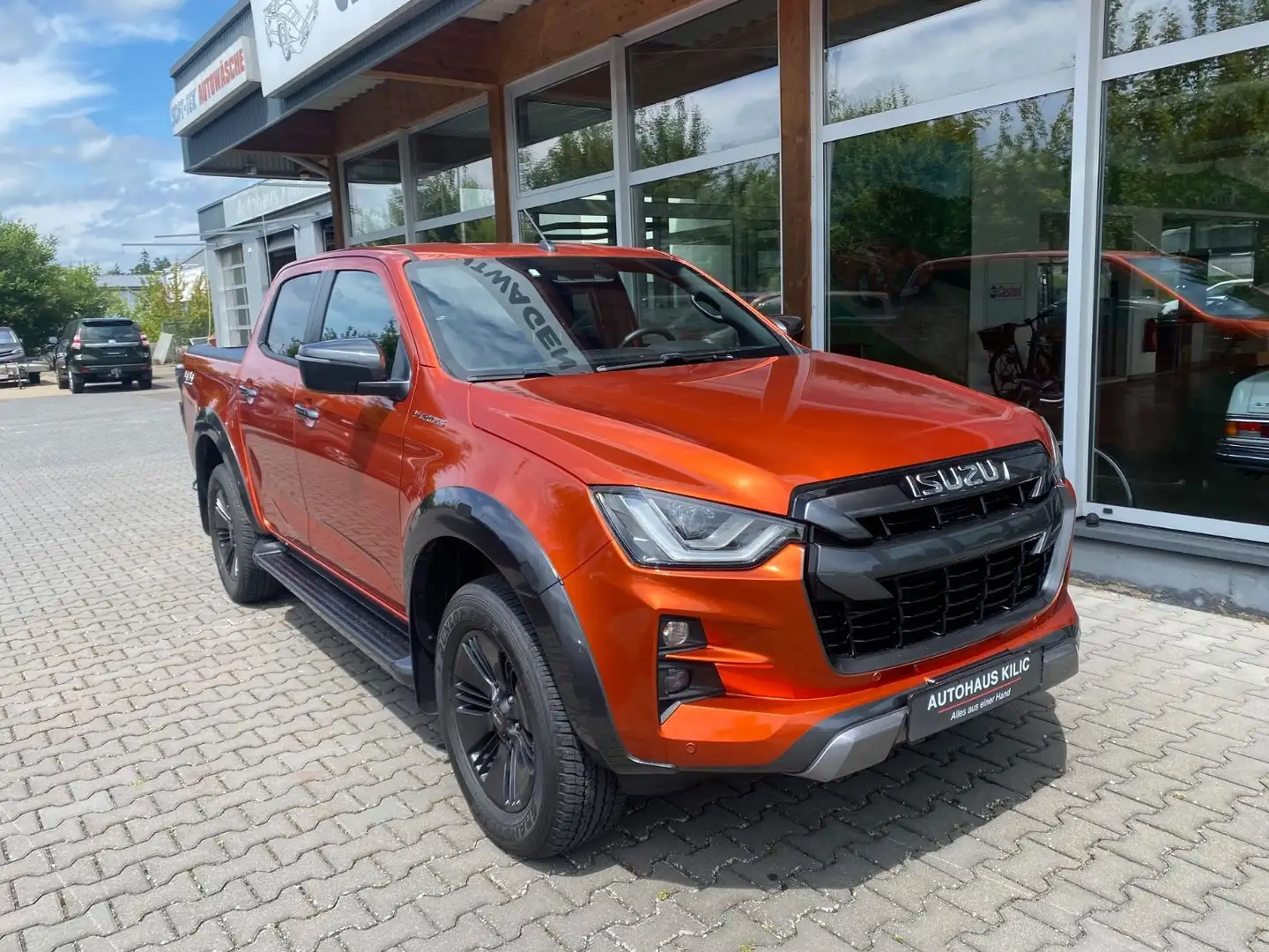 Isuzu D-Max Double Cab 4WD V-CROSS R-Cam Orange - 1