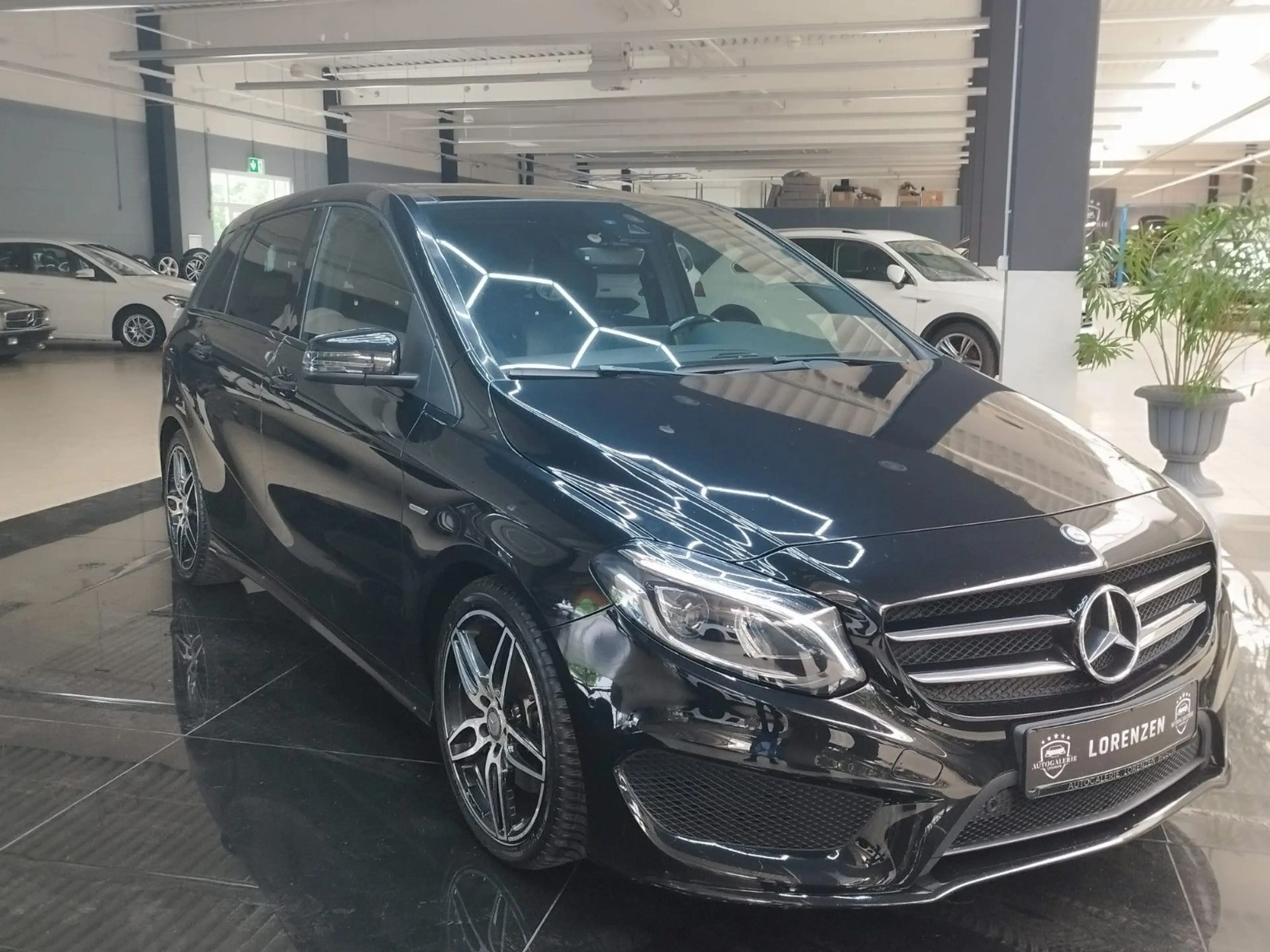 Mercedes-Benz B 220 B AMG.LINE — photo 4