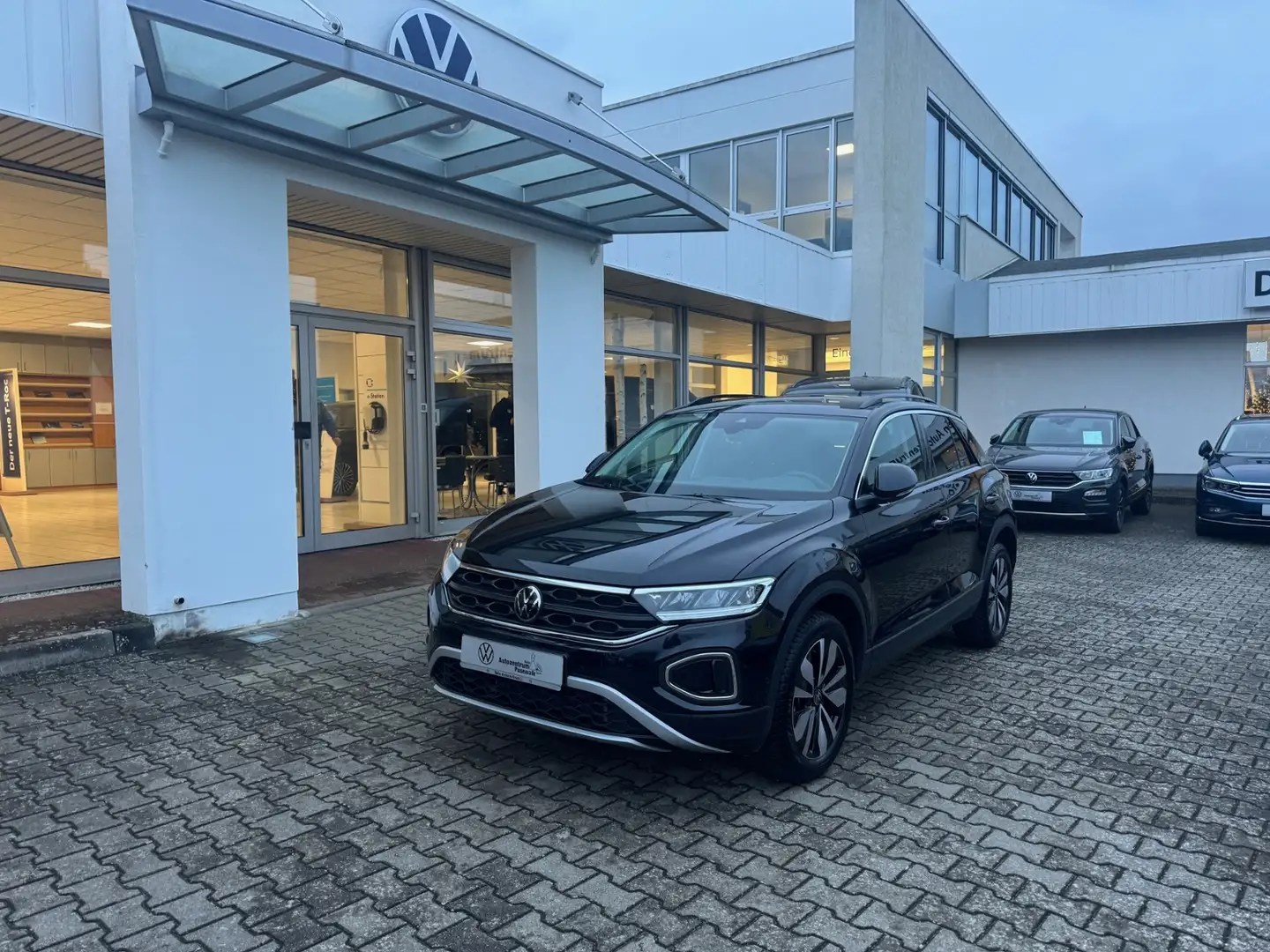 Volkswagen T-Roc 1.0 TSI Goal Schwarz - 2