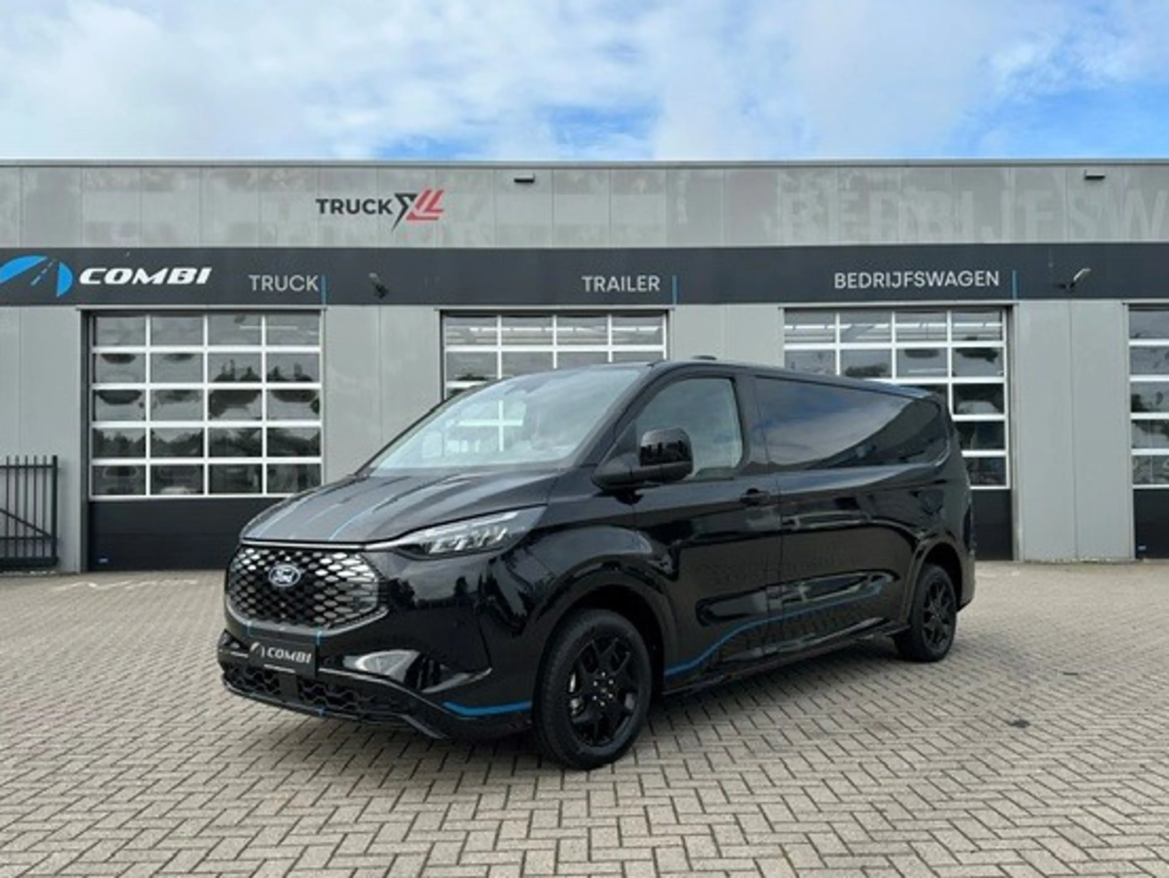 Ford E-Transit Cust. 340 L2H1 Custom Sport 4WD 71 kWh 285pk/Aga