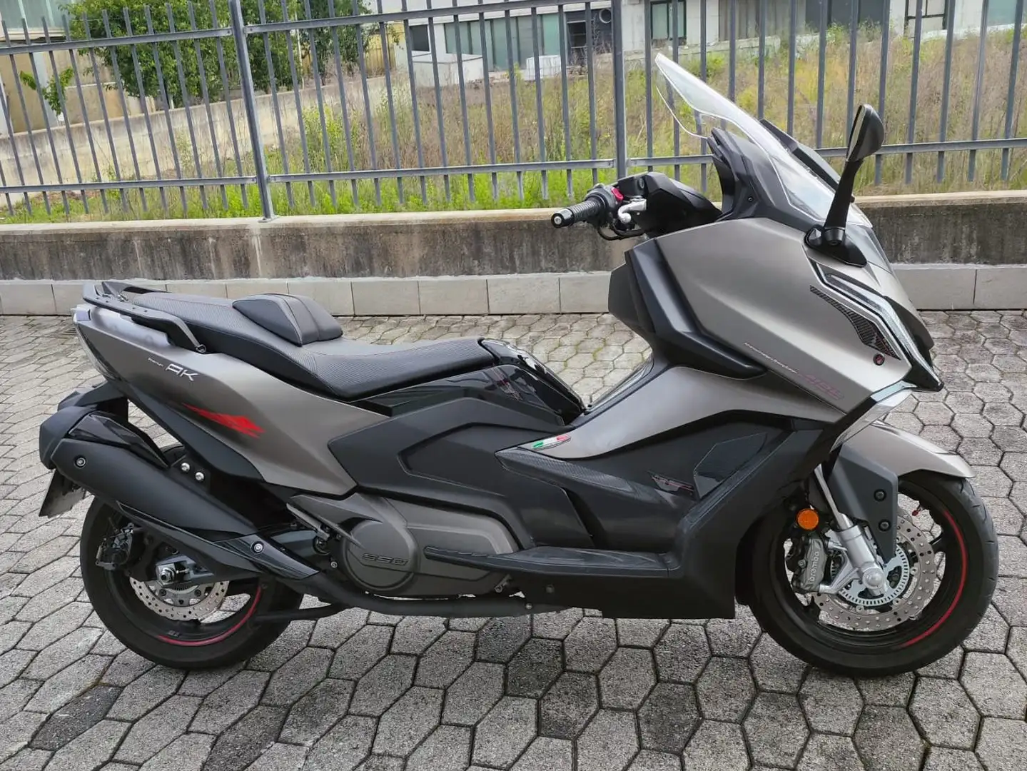 Kymco AK 550 premium Argintiu - 2