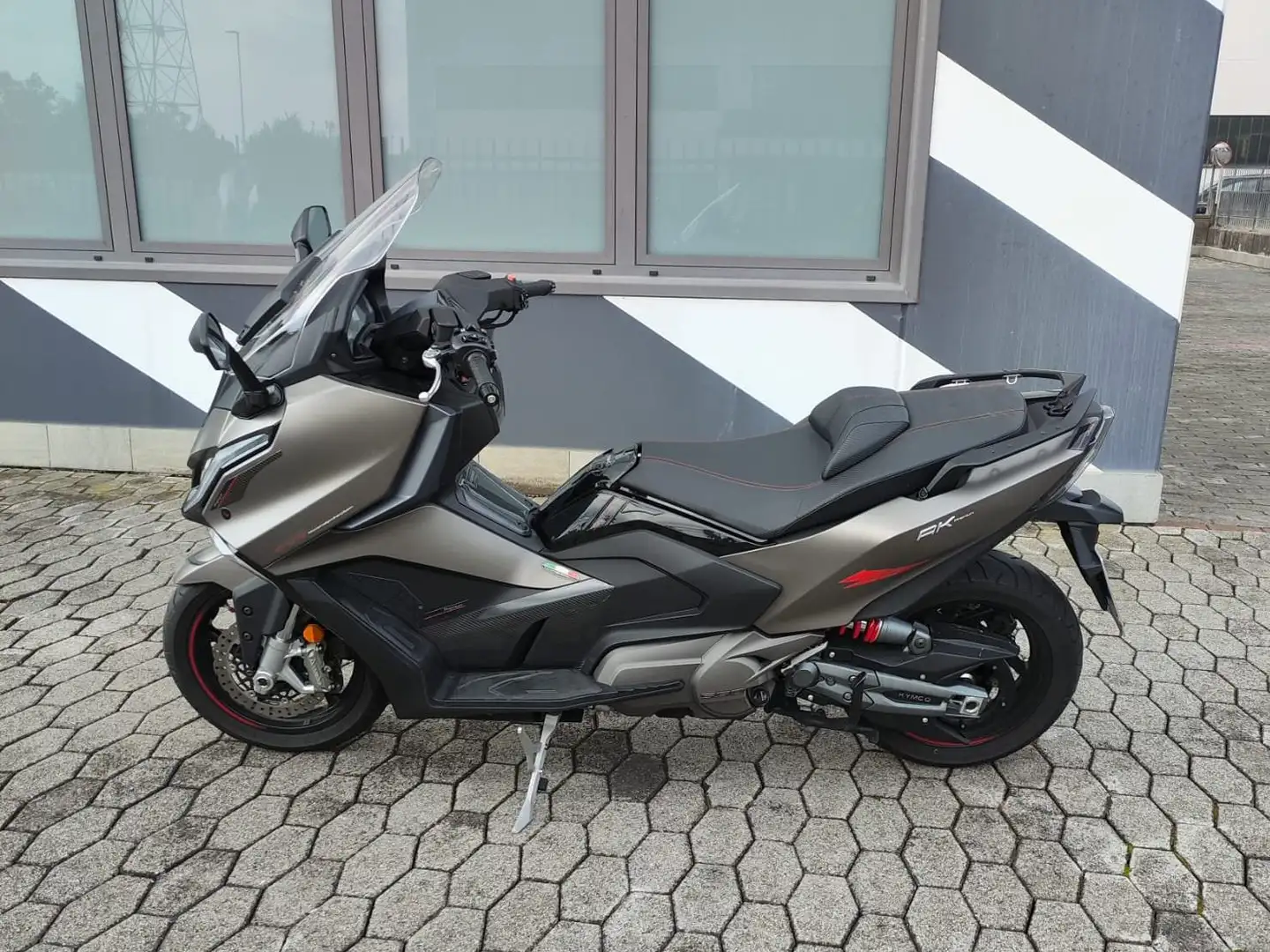 Kymco AK 550 premium Argintiu - 1