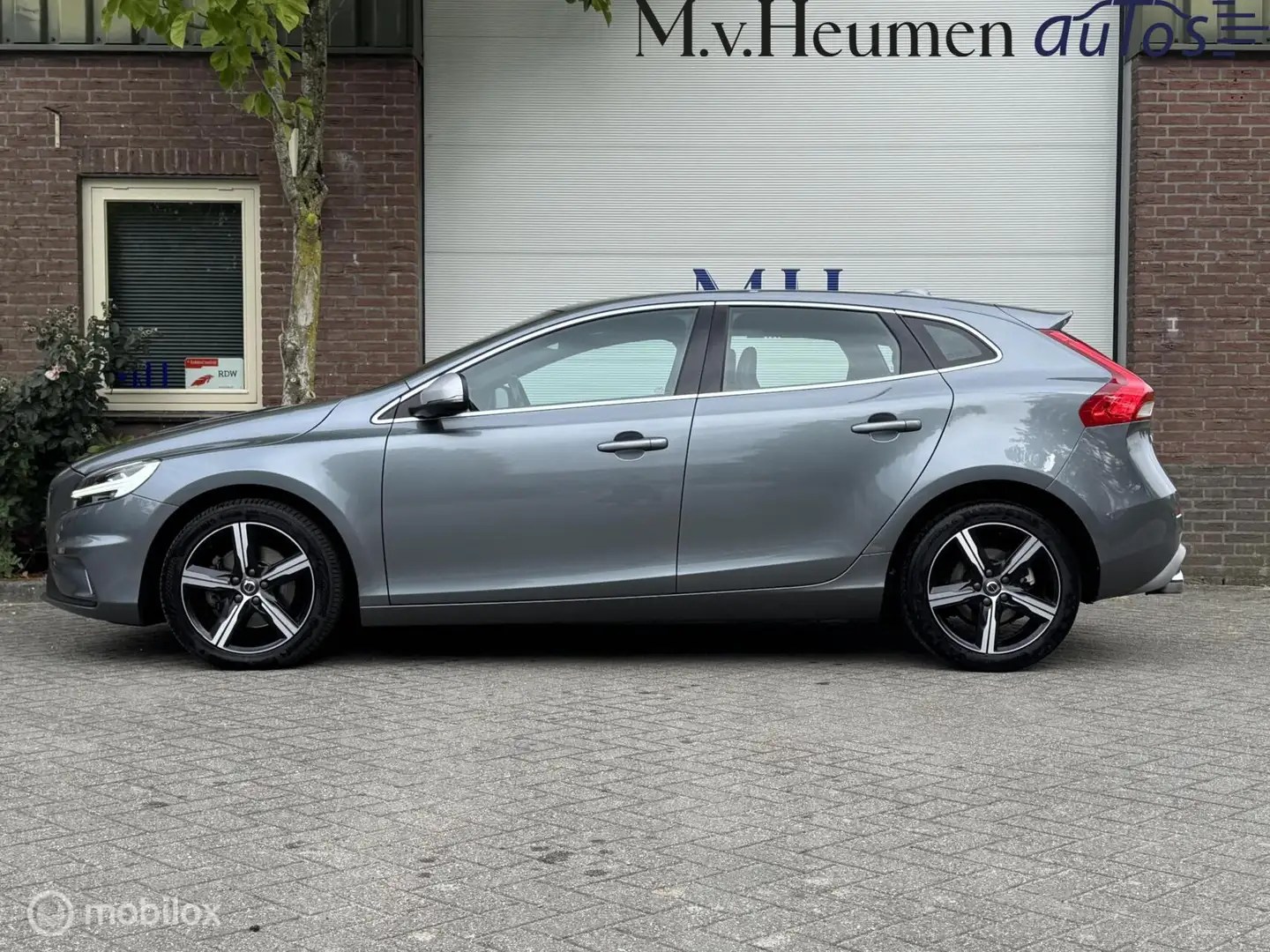 Volvo V40 2.0 T4 190PK R-Design Org. NED. Alcantara Grau - 2